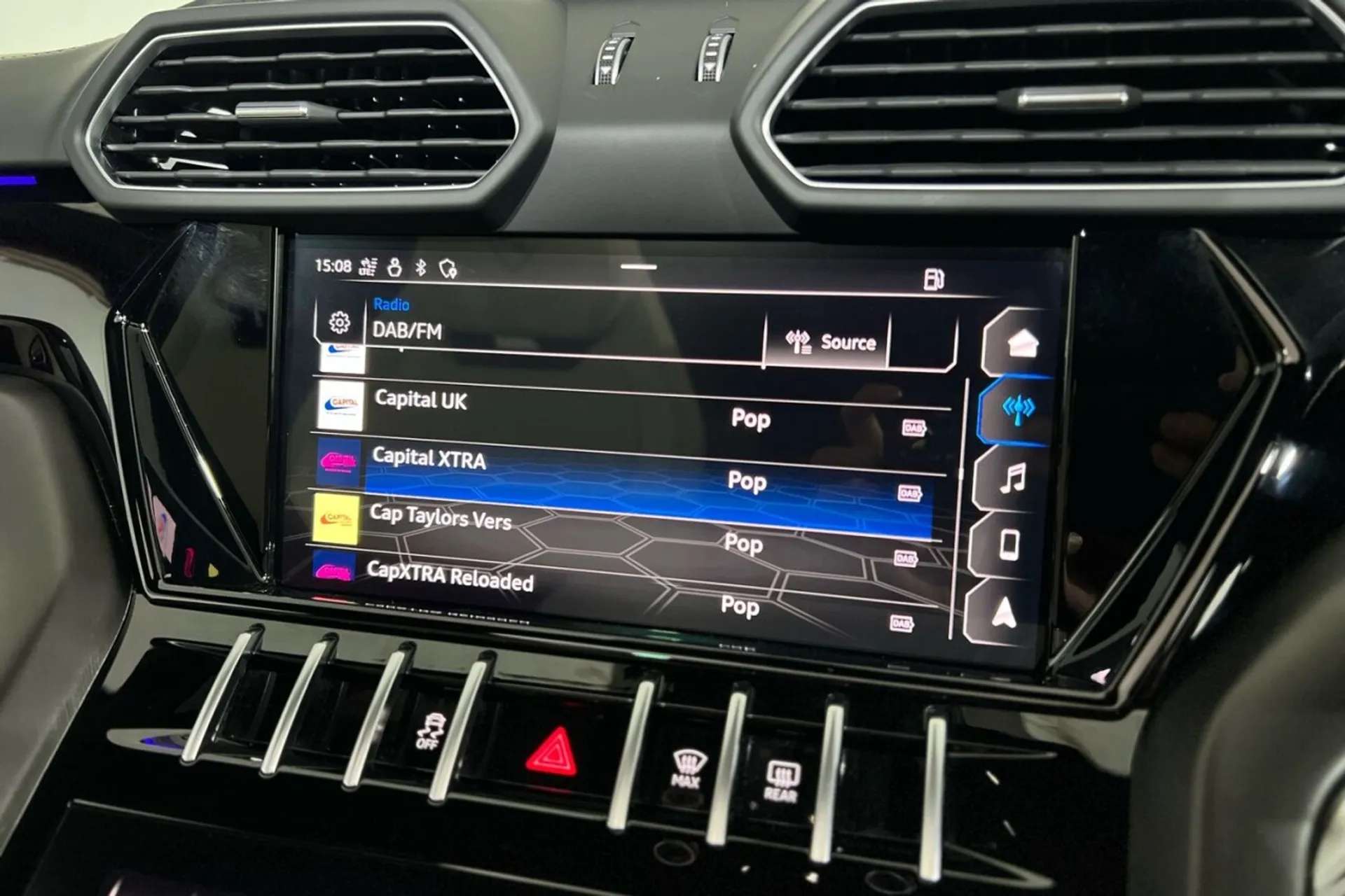 0 LAMBORGHINI URUS 0 LAMBORGHINI URUS