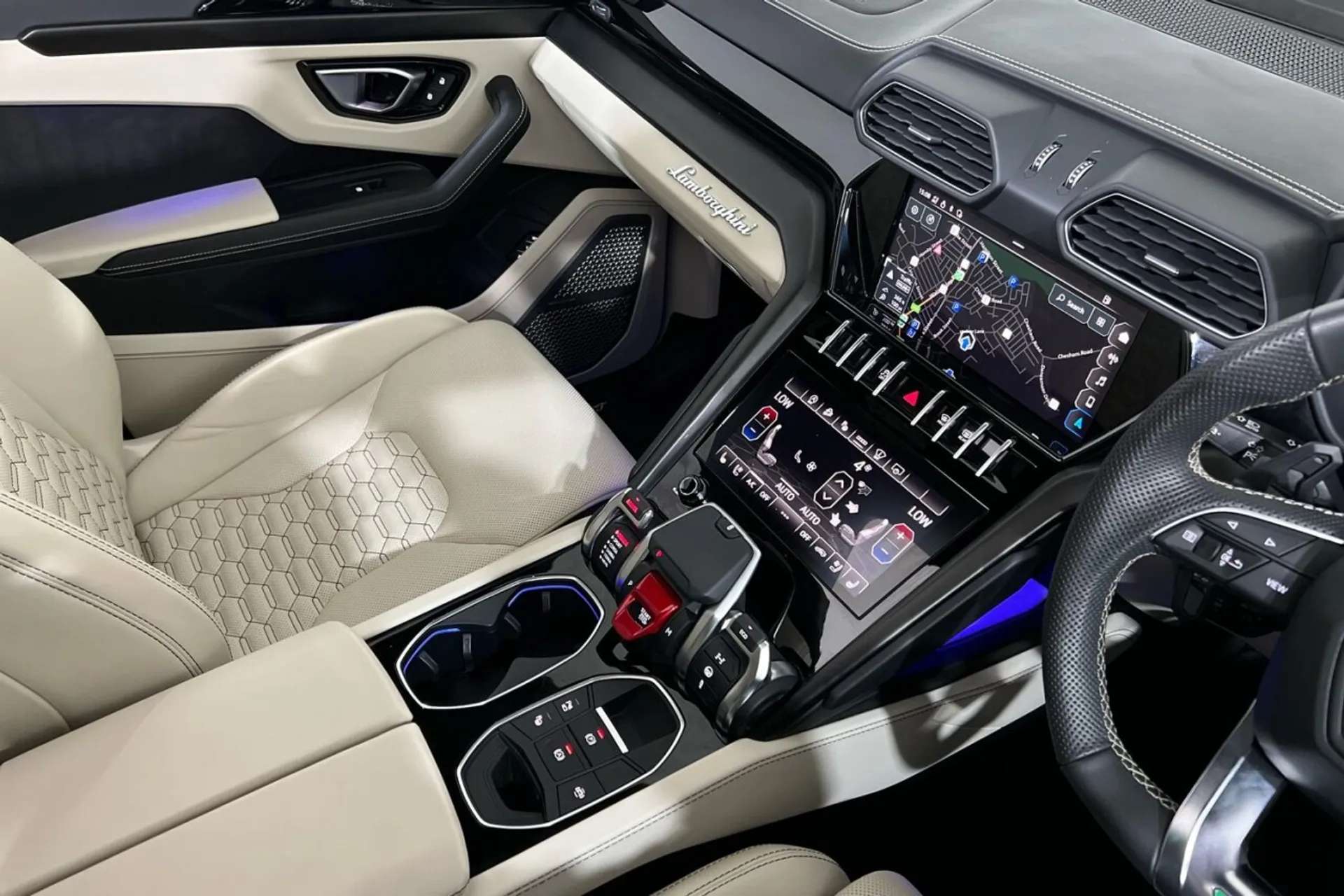 0 LAMBORGHINI URUS 0 LAMBORGHINI URUS