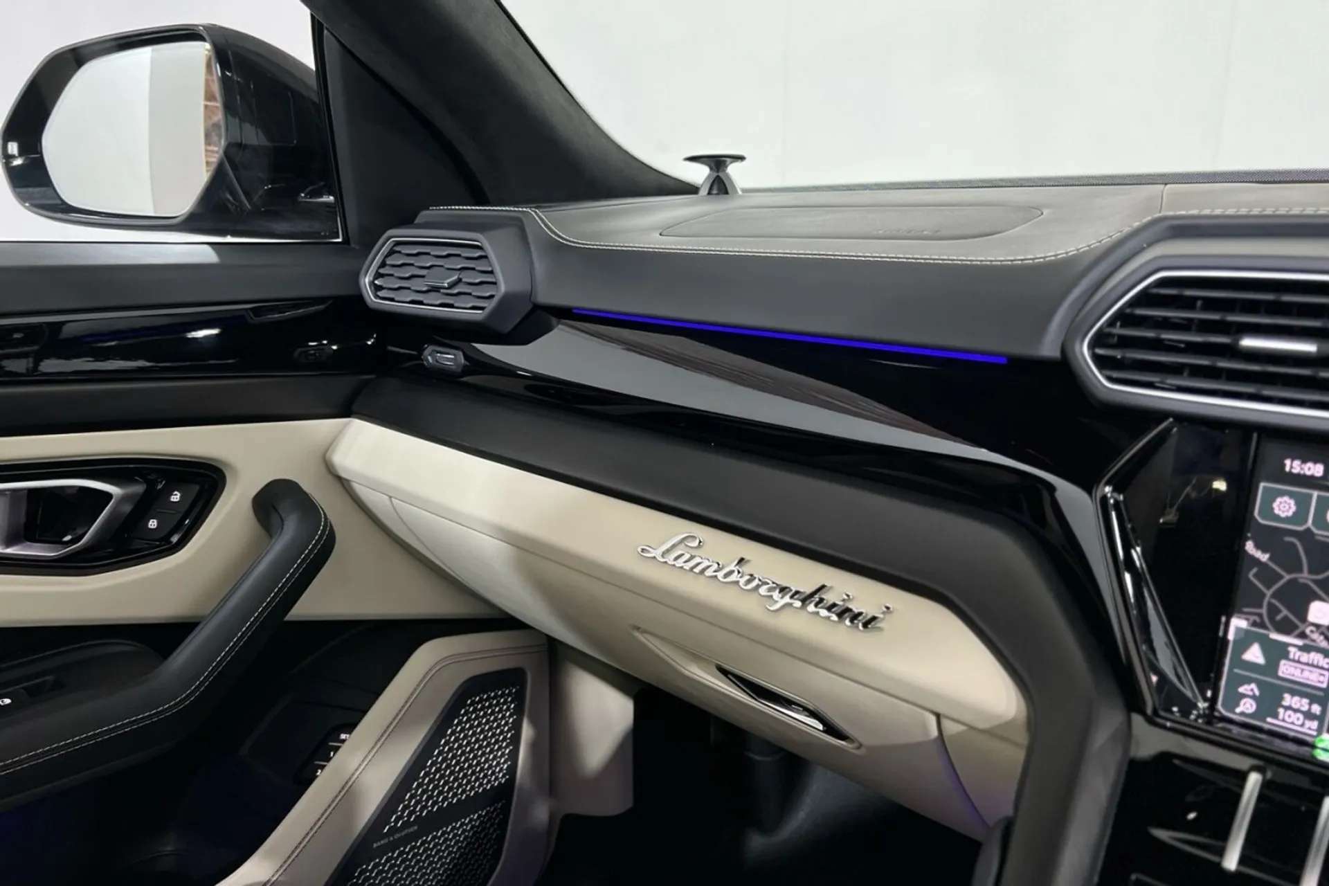 0 LAMBORGHINI URUS 0 LAMBORGHINI URUS