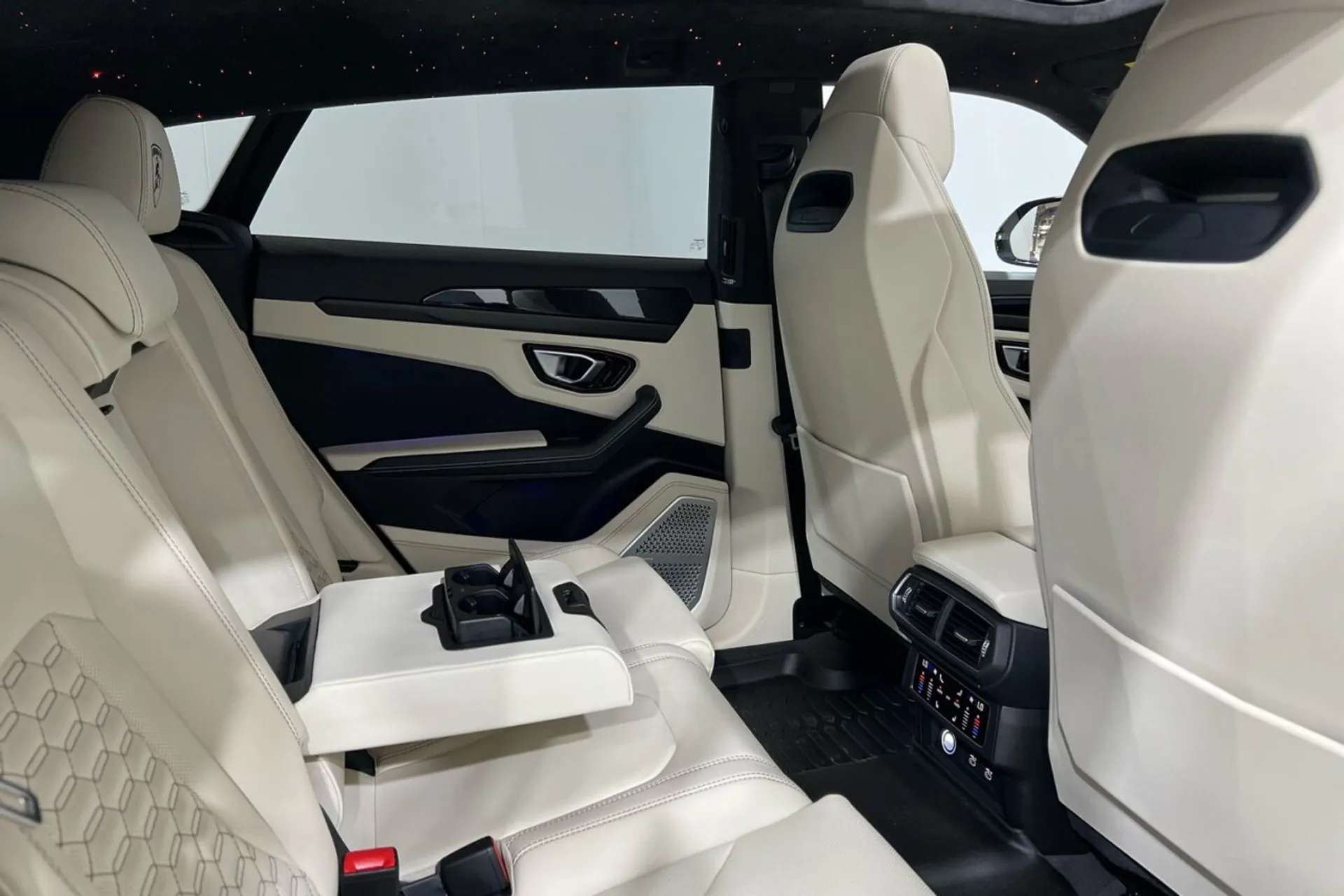 0 LAMBORGHINI URUS 0 LAMBORGHINI URUS