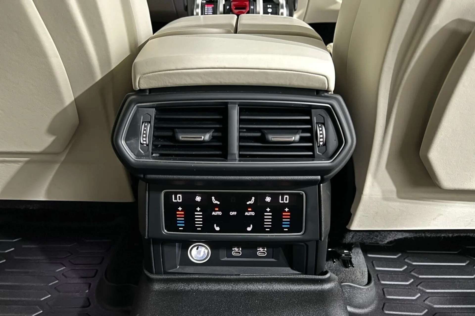 0 LAMBORGHINI URUS 0 LAMBORGHINI URUS