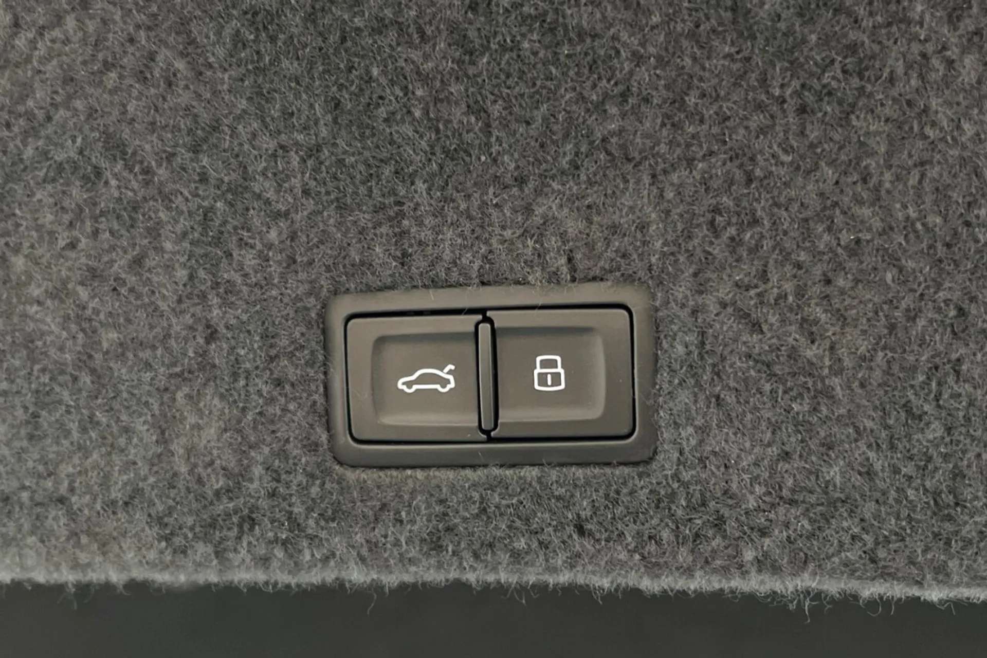 0 LAMBORGHINI URUS 0 LAMBORGHINI URUS