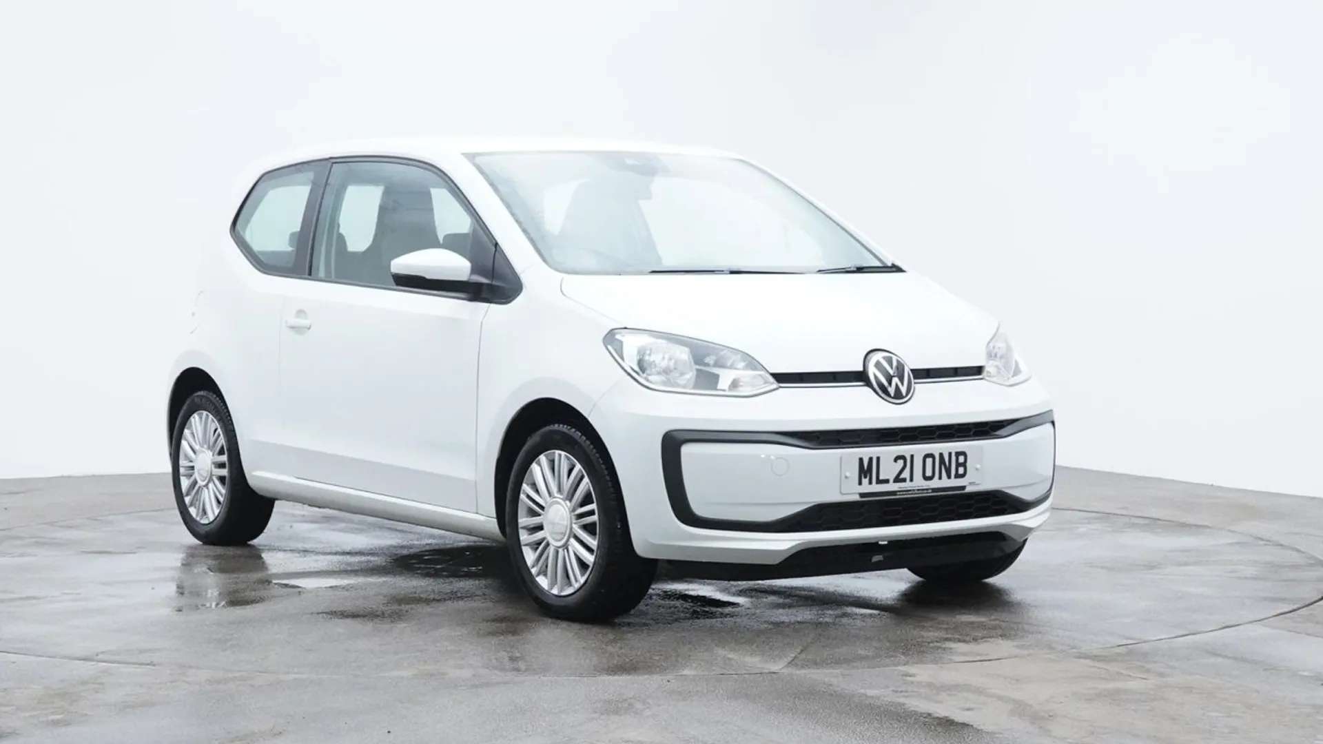 A 2021 VOLKSWAGEN UP 1.0 BASE 3d 65 BHP Bluetooth, DAB - Digital Radio, USB Connection, Air Conditioning, 15in Alloys 15in Alloys / Pure White A 2021 VOLKSWAGEN UP 1.0 BASE 3d 65 BHP Bluetooth, DAB - Digital Radio, USB Connection, Air Conditioning, 15in Alloys 15in Alloys / Pure White