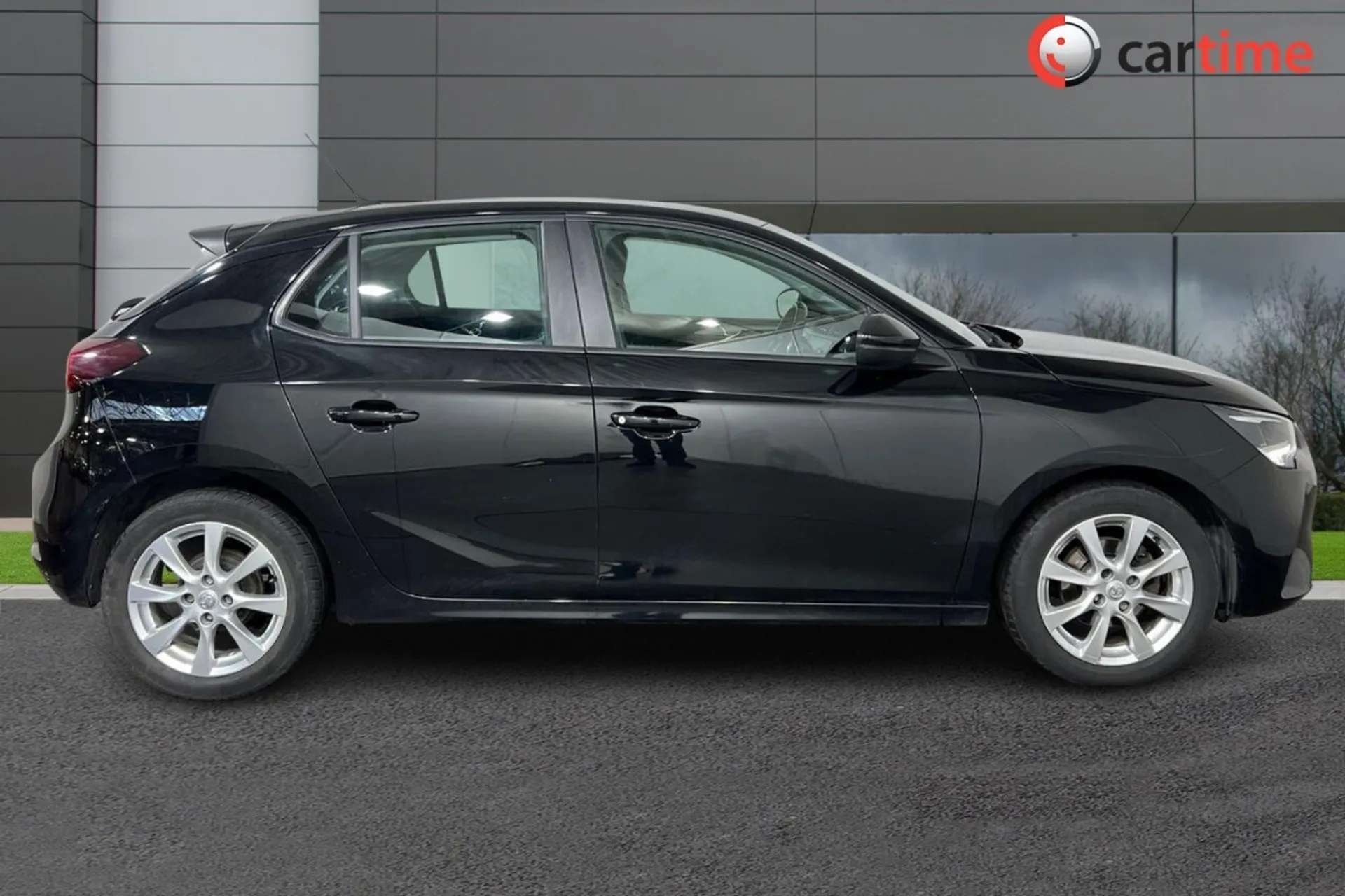 A 2021 VAUXHALL CORSA 1.2 SE 5d 74 BHP 7in Touchscreen, Air Conditioning, DAB / Bluetooth, Apple CarPlay / Android Auto, 16in Alloys Diamond Black, 16-Inch Alloy Wheels A 2021 VAUXHALL CORSA 1.2 SE 5d 74 BHP 7in Touchscreen, Air Conditioning, DAB / Bluetooth, Apple CarPlay / Android Auto, 16in Alloys Diamond Black, 16-Inch Alloy Wheels