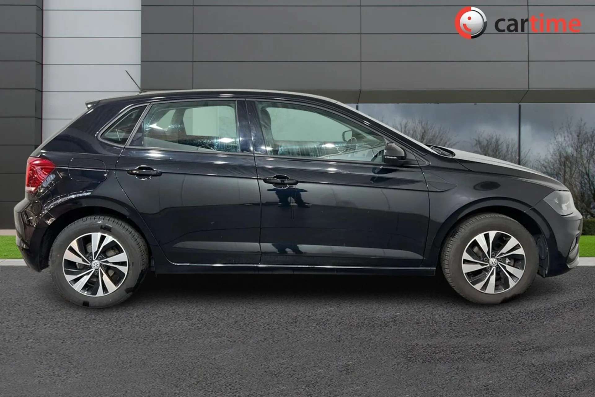 A 2018 VOLKSWAGEN POLO 1.0 SE TSI 5d 94 BHP 8in Touchscreen, Apple CarPlay / Android Auto, Tinted Glass, Air Conditioning, 15in Alloys Deep Black, 15in Alloys A 2018 VOLKSWAGEN POLO 1.0 SE TSI 5d 94 BHP 8in Touchscreen, Apple CarPlay / Android Auto, Tinted Glass, Air Conditioning, 15in Alloys Deep Black, 15in Alloys