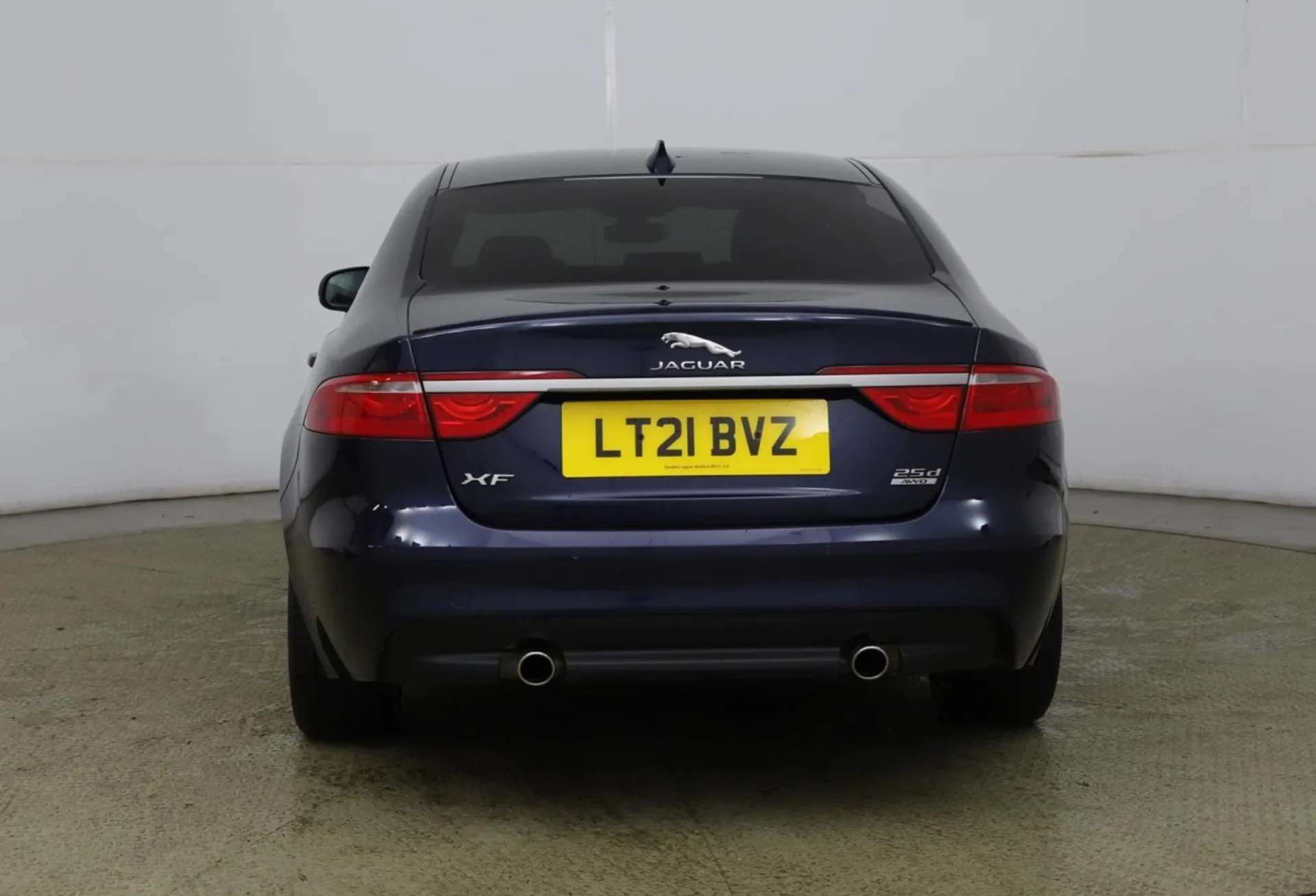 A 0 JAGUAR XF 2.0 D R-SPORT 4d 238 BHP A 0 JAGUAR XF 2.0 D R-SPORT 4d 238 BHP