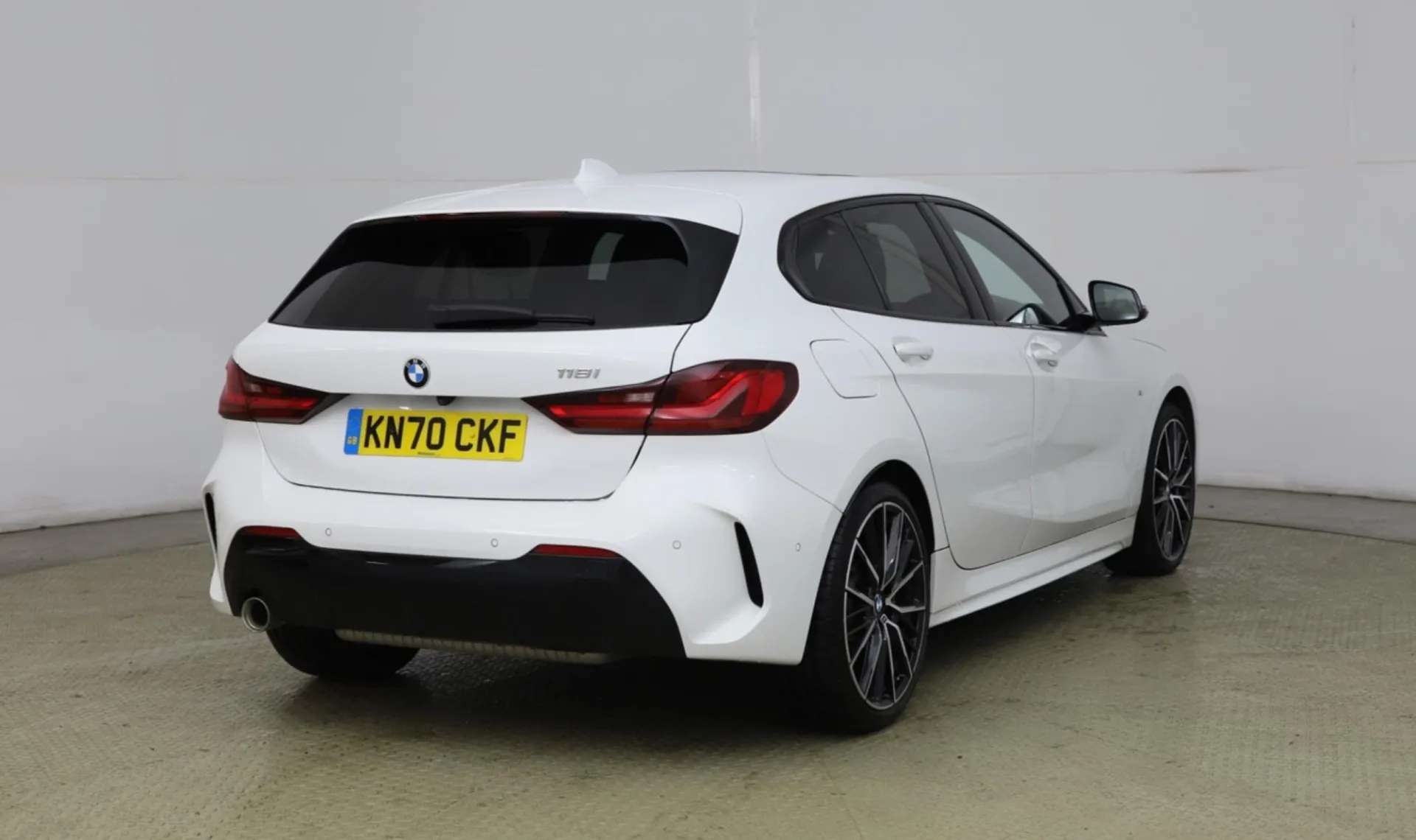 A 2020 BMW 1 SERIES 1.5 118I M SPORT 5d 139 BHP 8.8in Sat Nav, 10.3in Active Display, Apple CarPlay / Android Auto, Park Sensors, DAB / Bluetooth Alpine White, Leather Se A 2020 BMW 1 SERIES 1.5 118I M SPORT 5d 139 BHP 8.8in Sat Nav, 10.3in Active Display, Apple CarPlay / Android Auto, Park Sensors, DAB / Bluetooth Alpine White, Leather Se