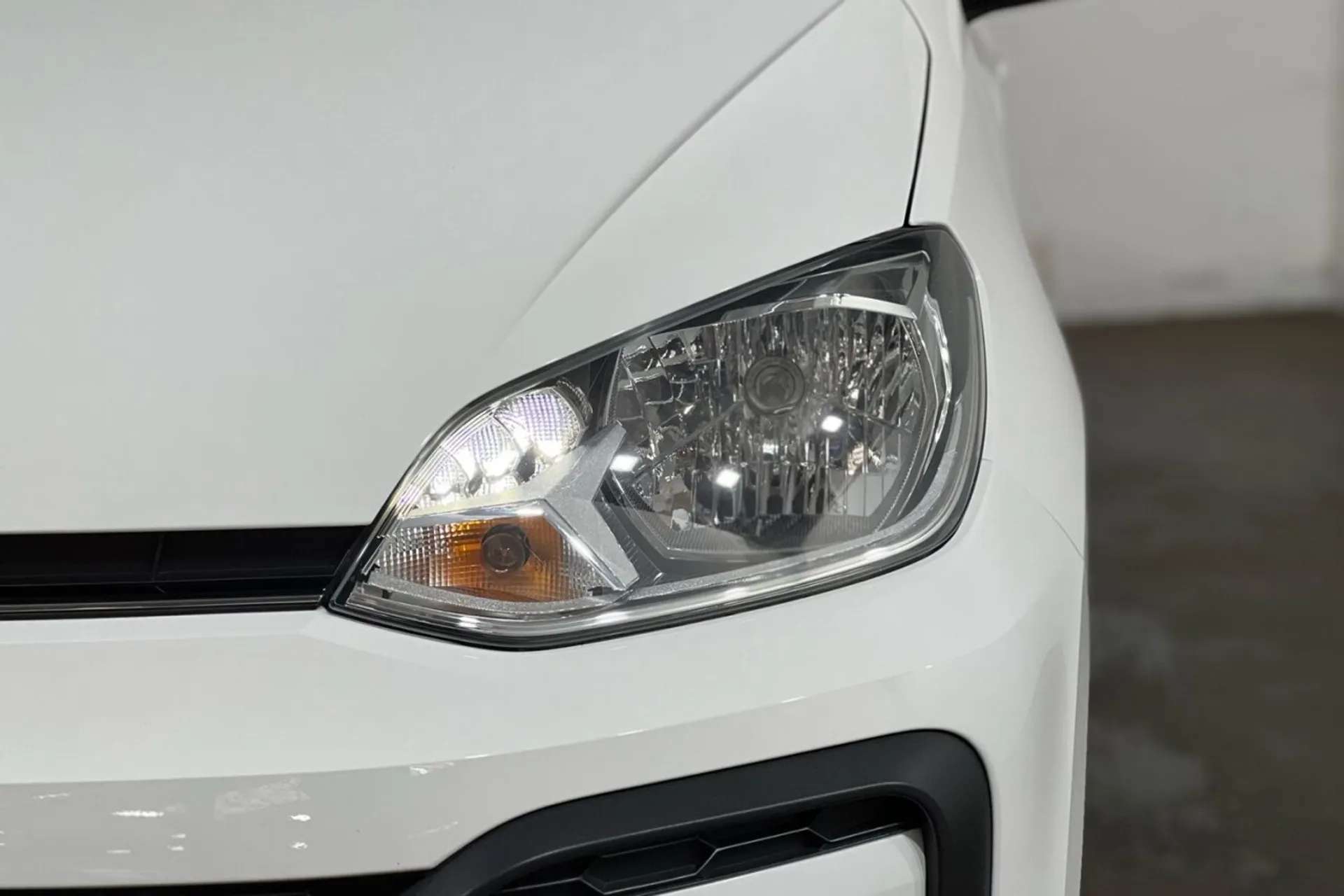 2017 VOLKSWAGEN UP 2017 VOLKSWAGEN UP