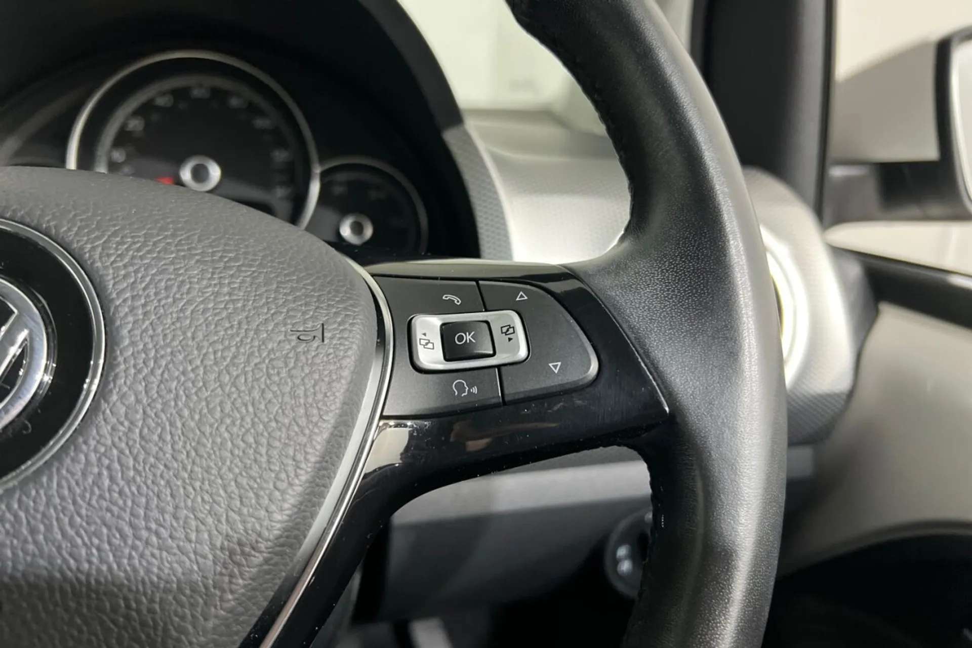 2017 VOLKSWAGEN UP 2017 VOLKSWAGEN UP