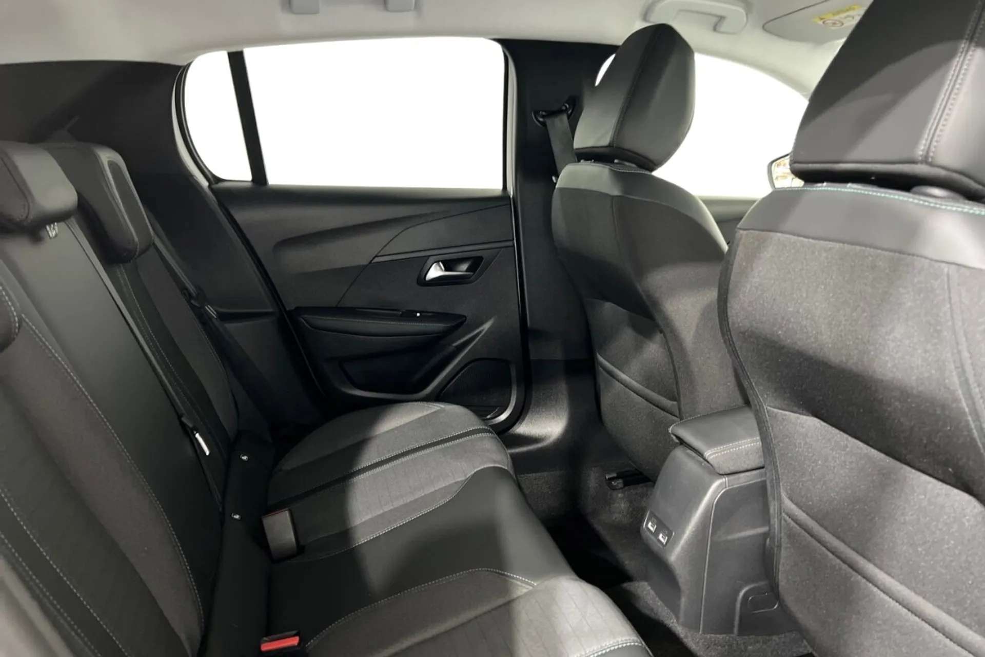 0 PEUGEOT 208 0 PEUGEOT 208