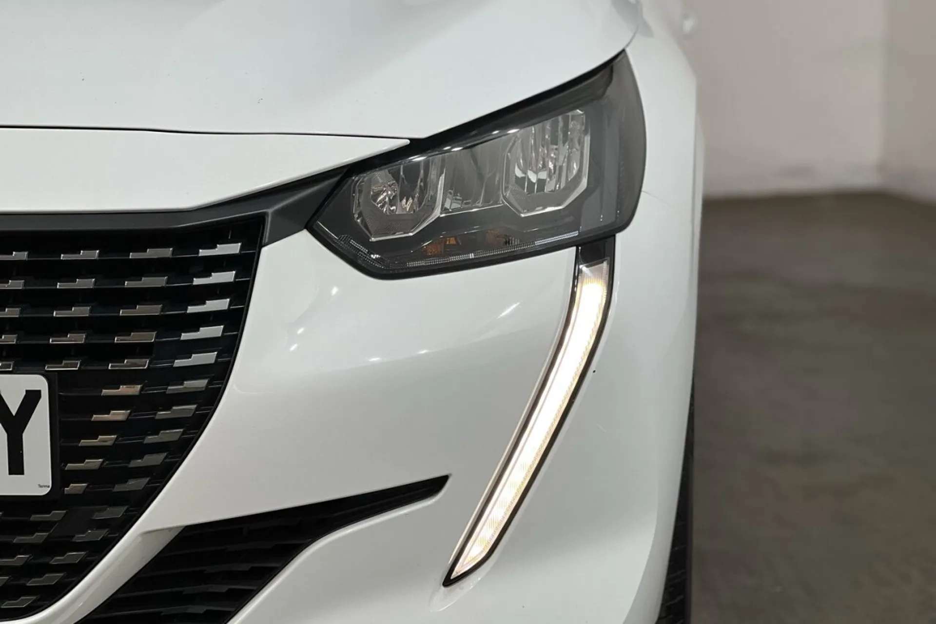 0 PEUGEOT 208 0 PEUGEOT 208