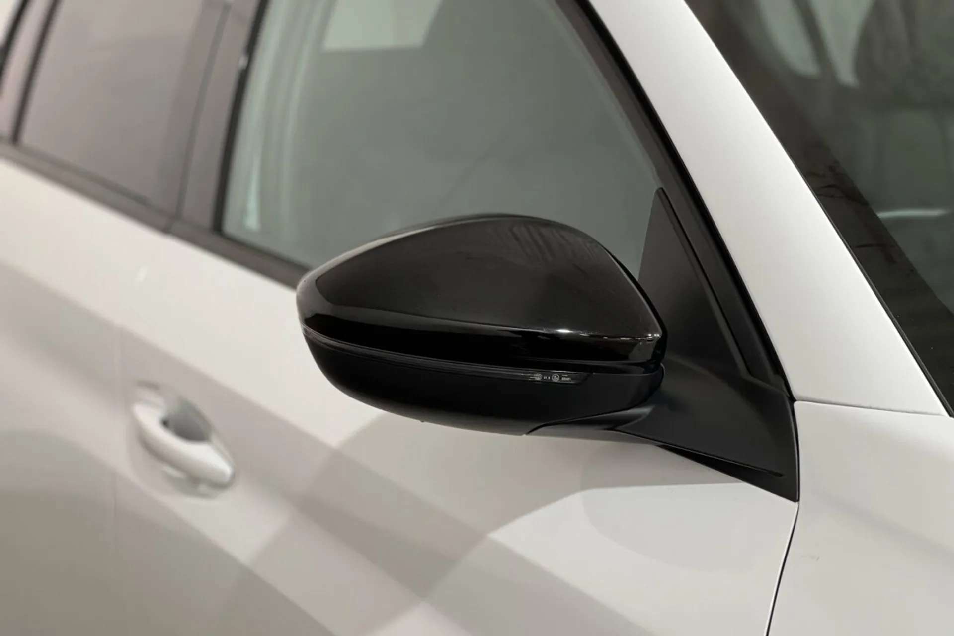 0 PEUGEOT 208 0 PEUGEOT 208