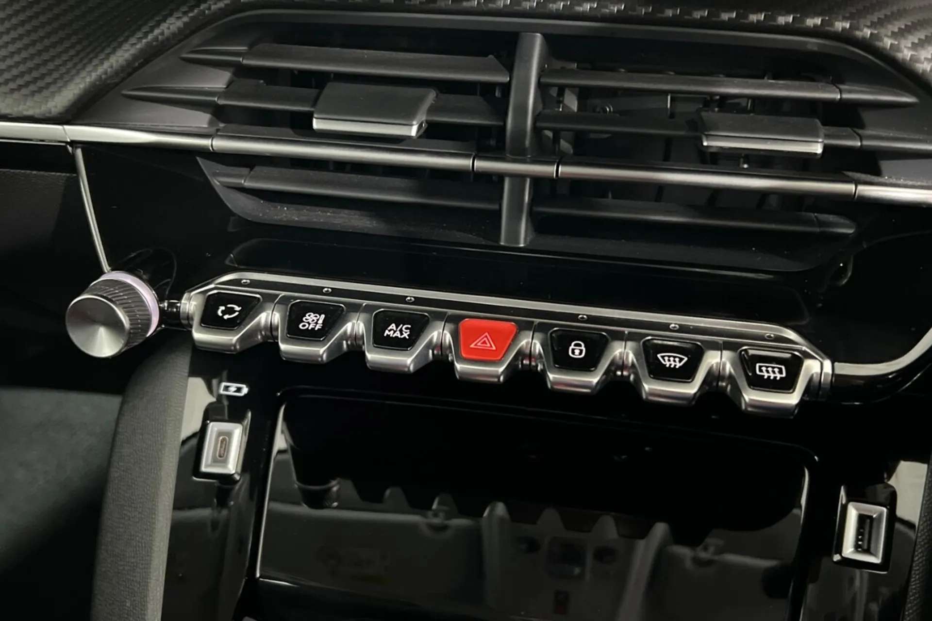 0 PEUGEOT 208 0 PEUGEOT 208