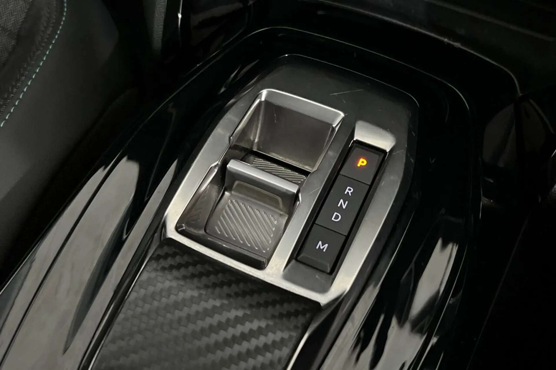 0 PEUGEOT 208 0 PEUGEOT 208