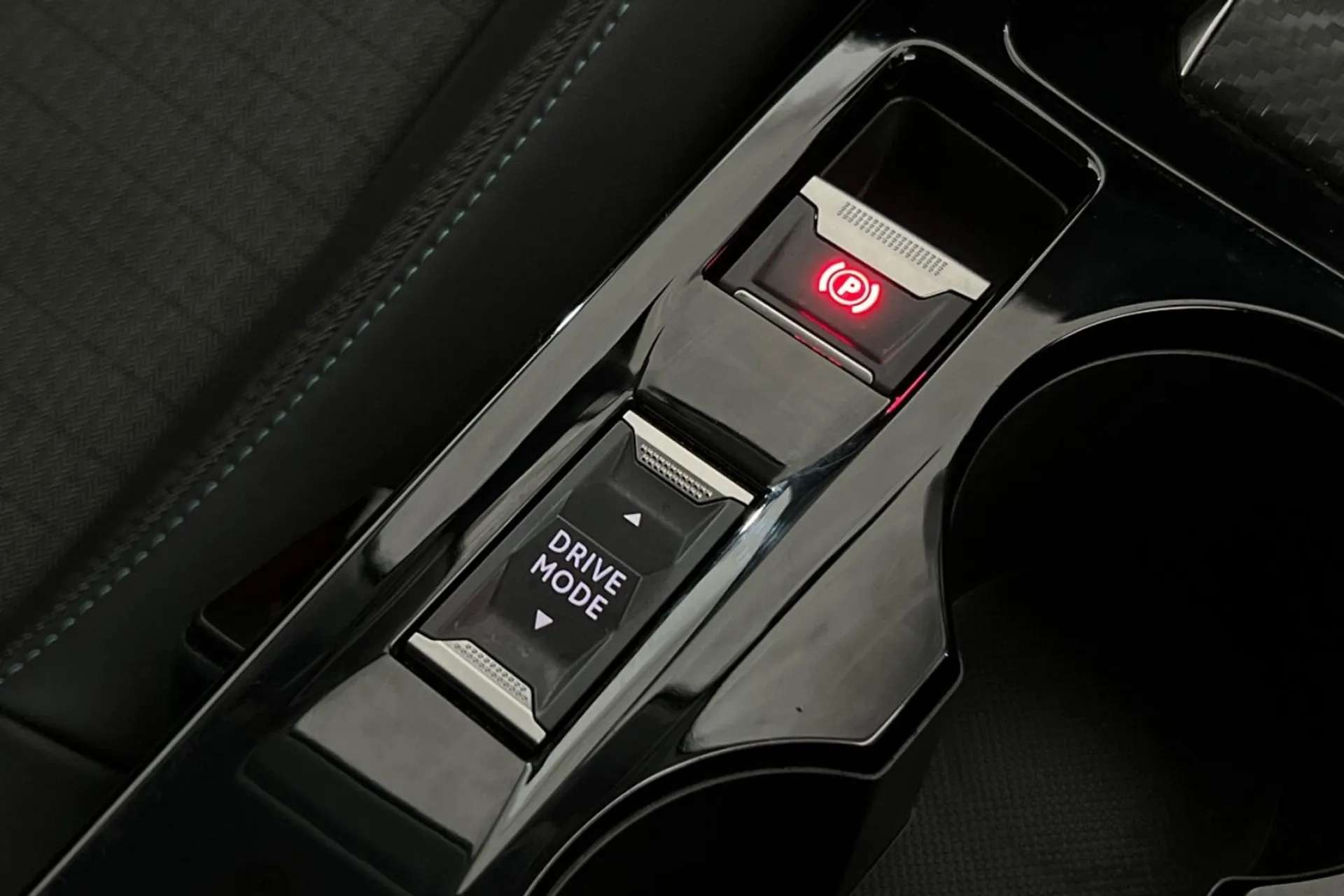 0 PEUGEOT 208 0 PEUGEOT 208