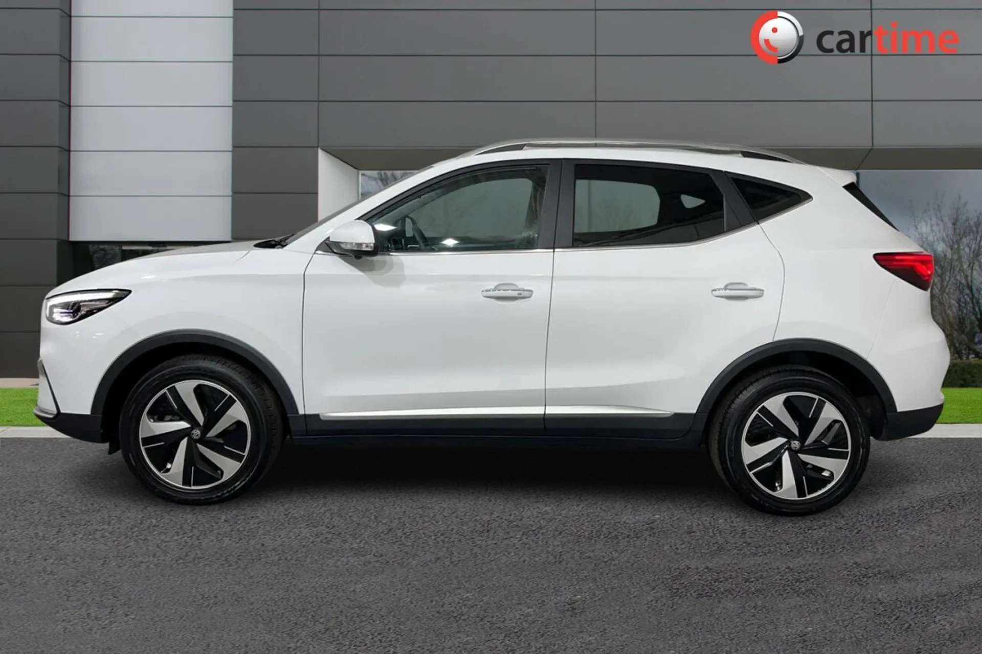 A 2023 MG MG ZS TROPHY CONNECT 5d 175 BHP 8in Satellite Navigation, Rear Parking Sensors, Apple CarPlay / Android Auto, DAB / Bluetooth / USB, 17in Alloys / Arctic Wh A 2023 MG MG ZS TROPHY CONNECT 5d 175 BHP 8in Satellite Navigation, Rear Parking Sensors, Apple CarPlay / Android Auto, DAB / Bluetooth / USB, 17in Alloys / Arctic Wh