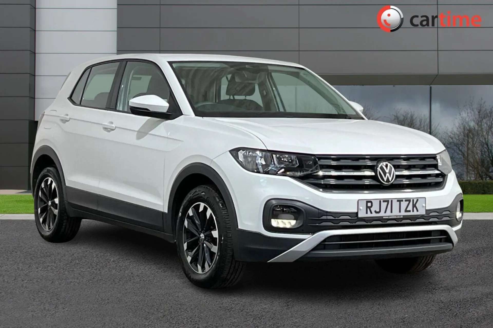 A 2022 VOLKSWAGEN T-CROSS 1.0 S TSI 5d 94 BHP 8In Touchscreen, DAB - Digital Radio, Bluetooth, USB, Air Conditioning Pure White, 17in Alloys A 2022 VOLKSWAGEN T-CROSS 1.0 S TSI 5d 94 BHP 8In Touchscreen, DAB - Digital Radio, Bluetooth, USB, Air Conditioning Pure White, 17in Alloys