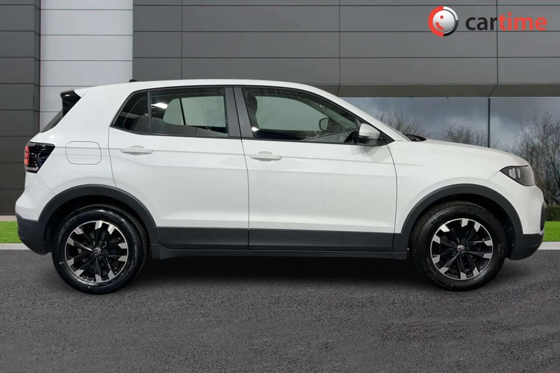 A 2022 VOLKSWAGEN T-CROSS 1.0 S TSI 5d 94 BHP 8In Touchscreen, DAB - Digital Radio, Bluetooth, USB, Air Conditioning Pure White, 17in Alloys A 2022 VOLKSWAGEN T-CROSS 1.0 S TSI 5d 94 BHP 8In Touchscreen, DAB - Digital Radio, Bluetooth, USB, Air Conditioning Pure White, 17in Alloys
