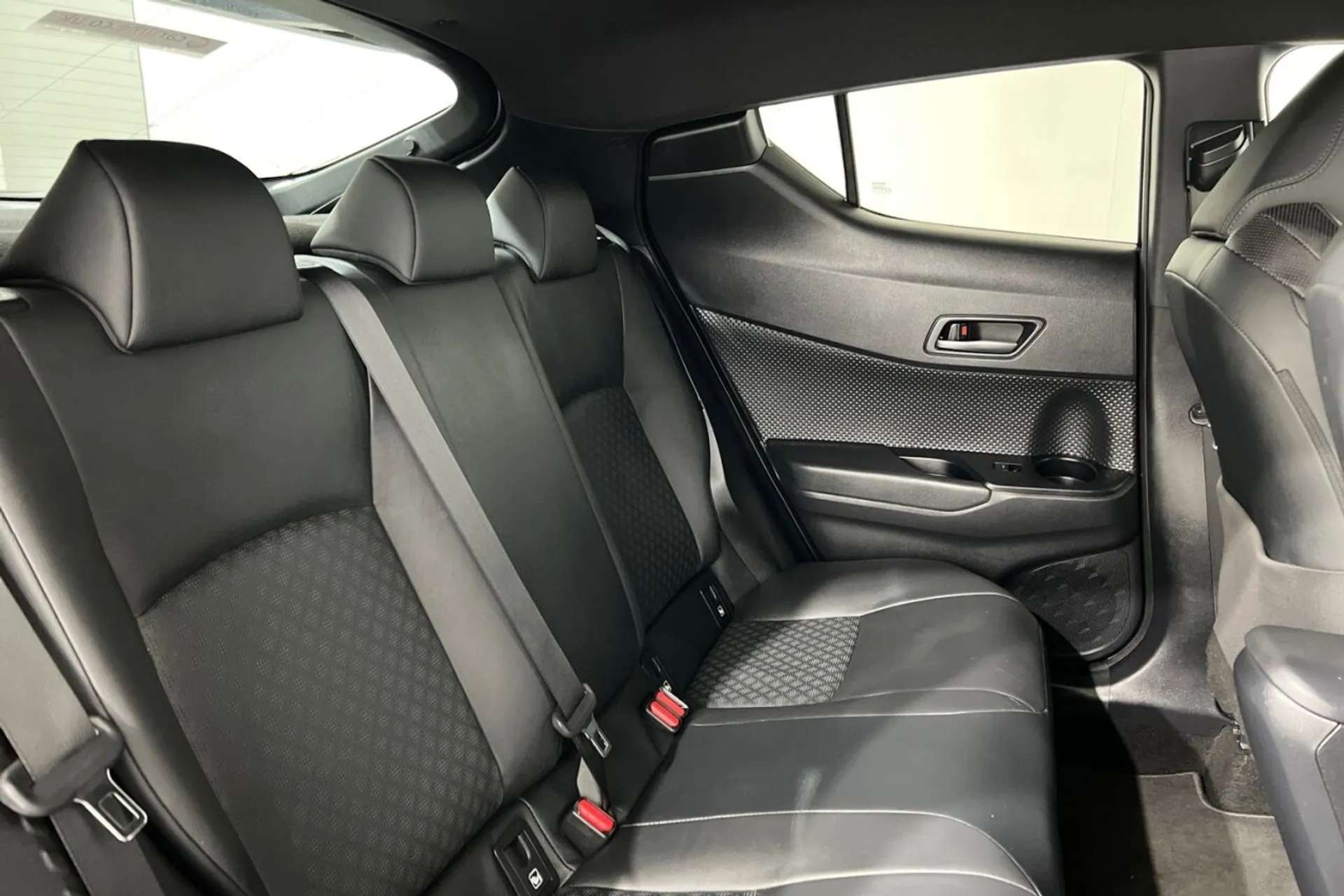 0 TOYOTA CHR 0 TOYOTA CHR