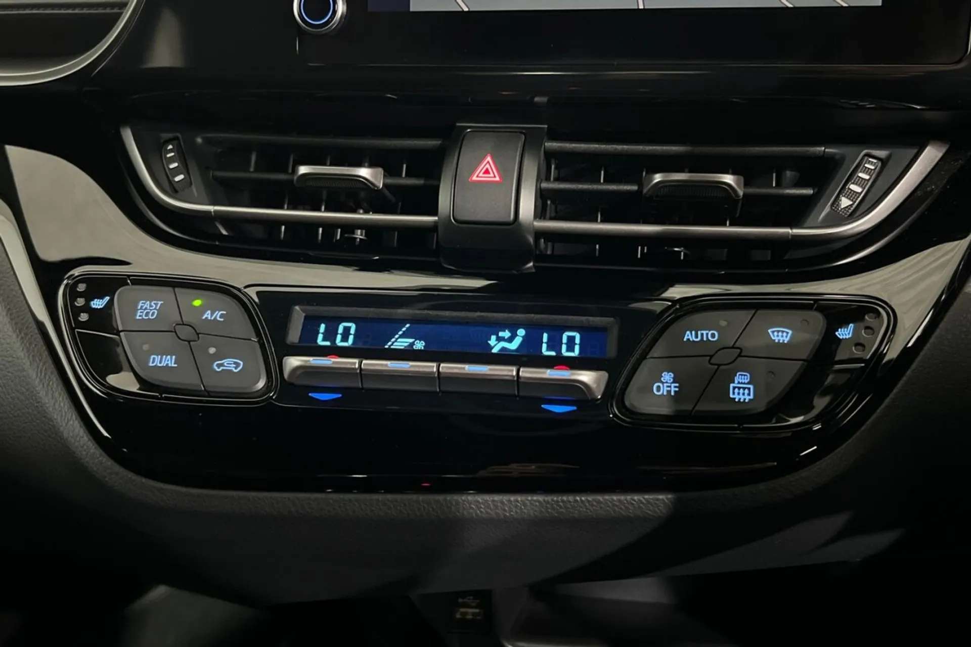 0 TOYOTA CHR 0 TOYOTA CHR