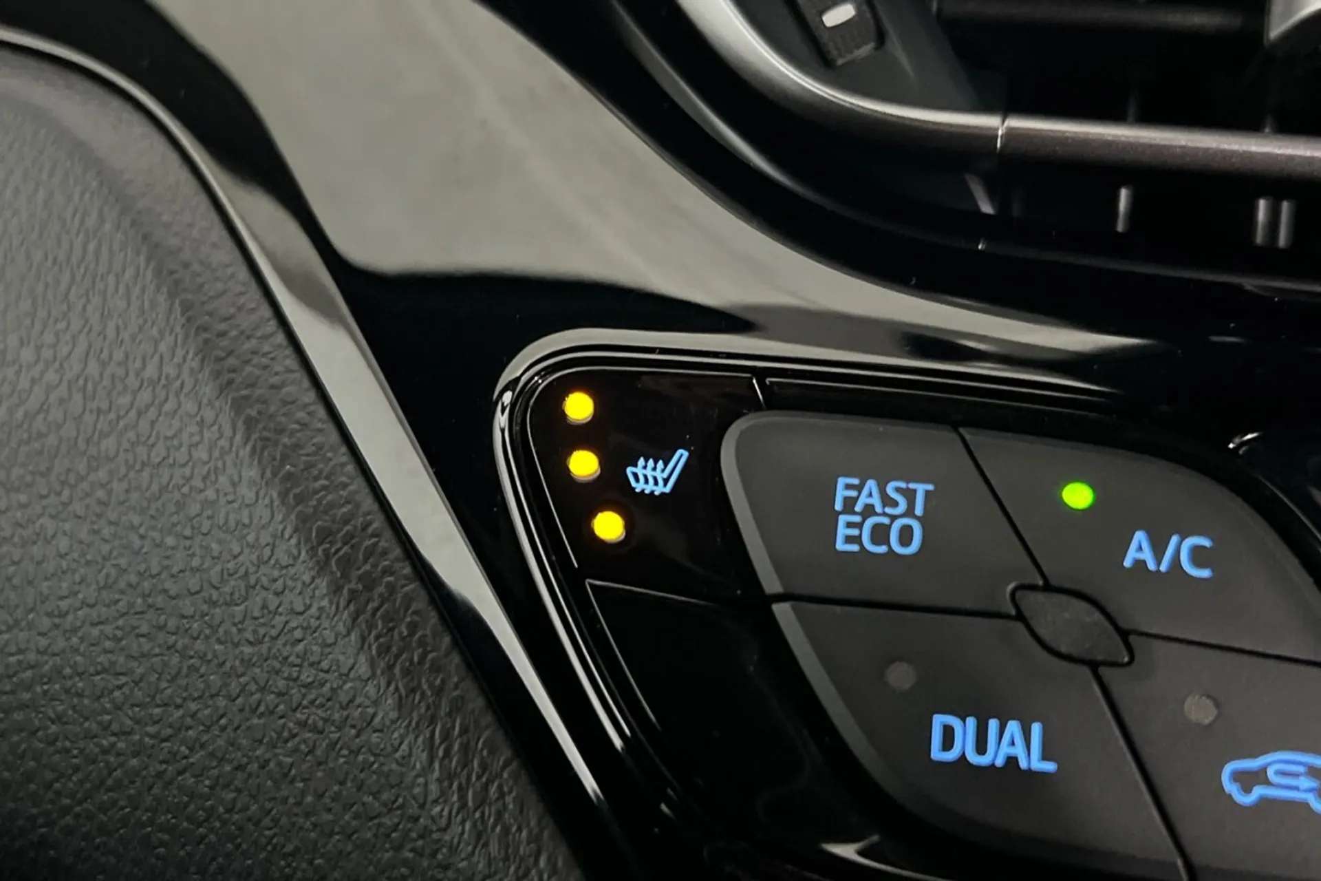 0 TOYOTA CHR 0 TOYOTA CHR