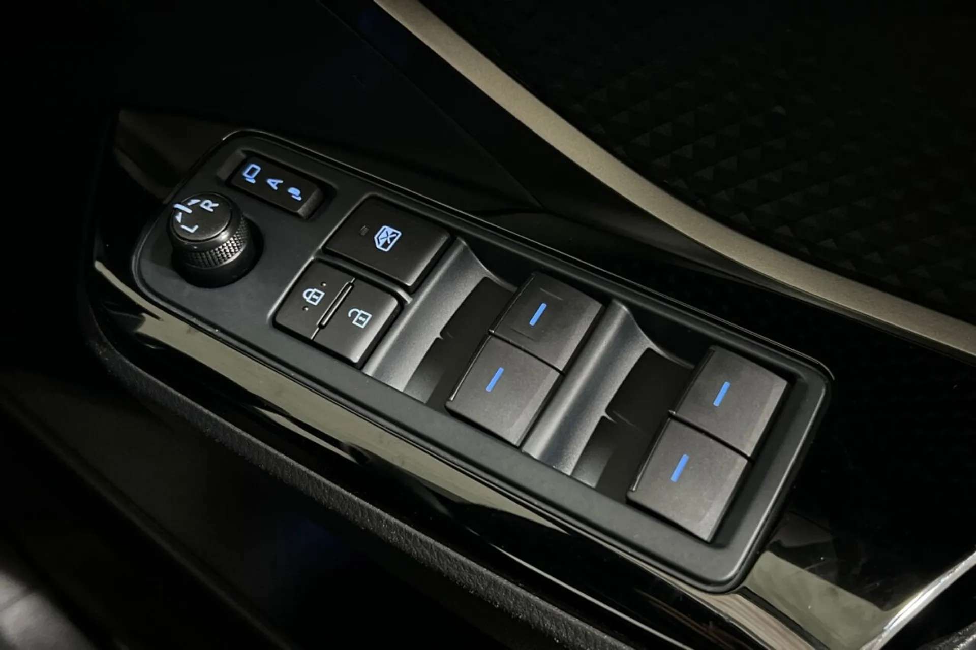 0 TOYOTA CHR 0 TOYOTA CHR