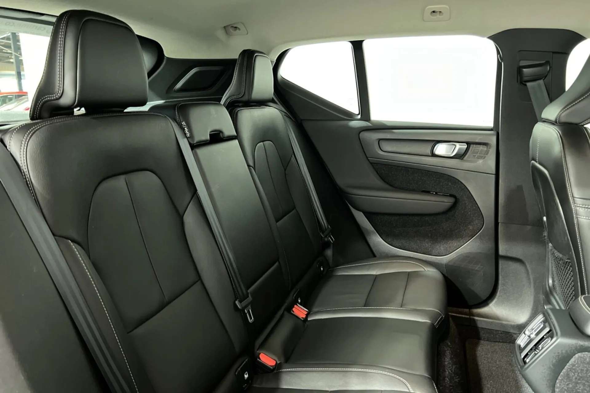 2021 VOLVO XC40 2021 VOLVO XC40