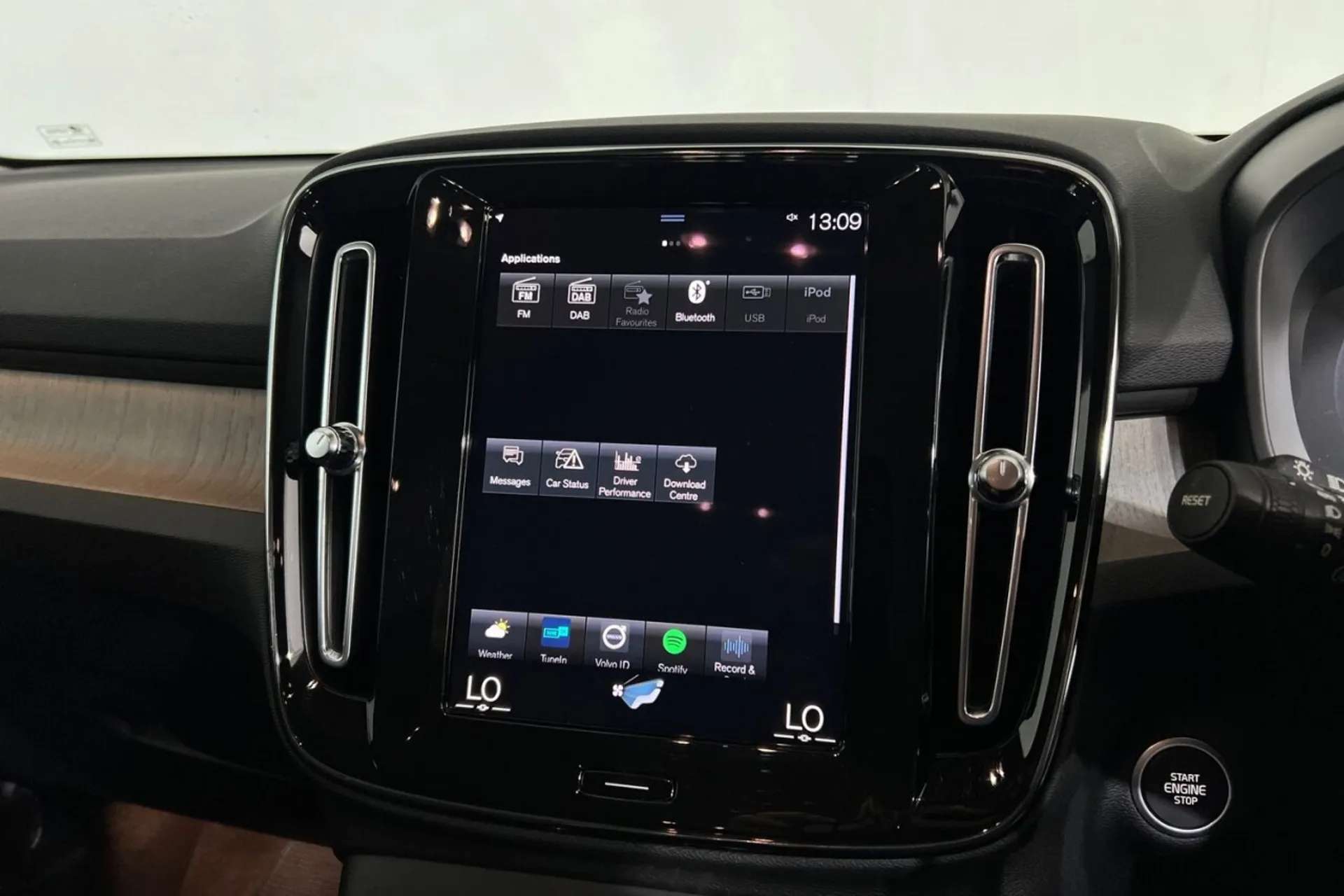 2021 VOLVO XC40 2021 VOLVO XC40