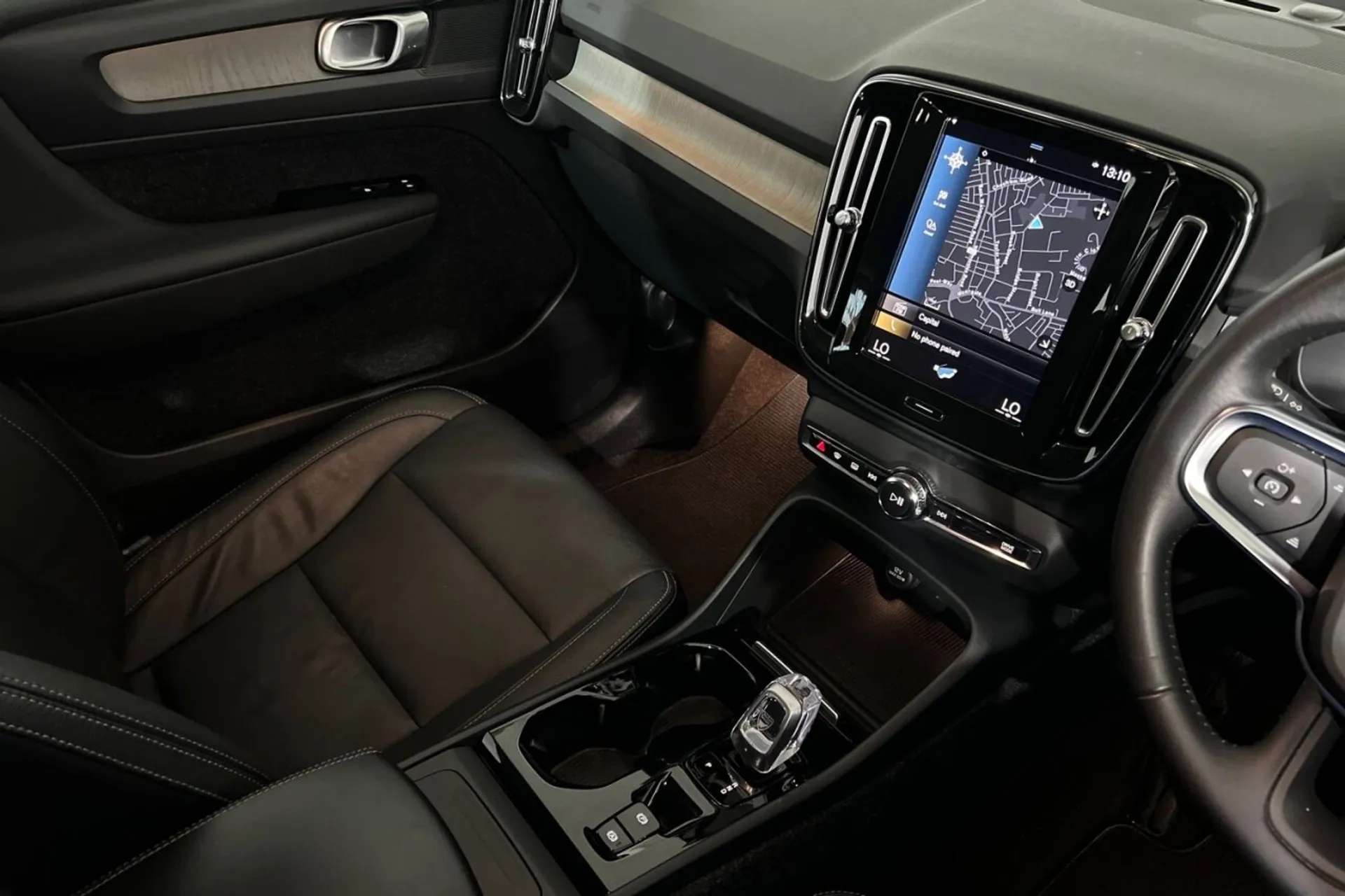 2021 VOLVO XC40 2021 VOLVO XC40