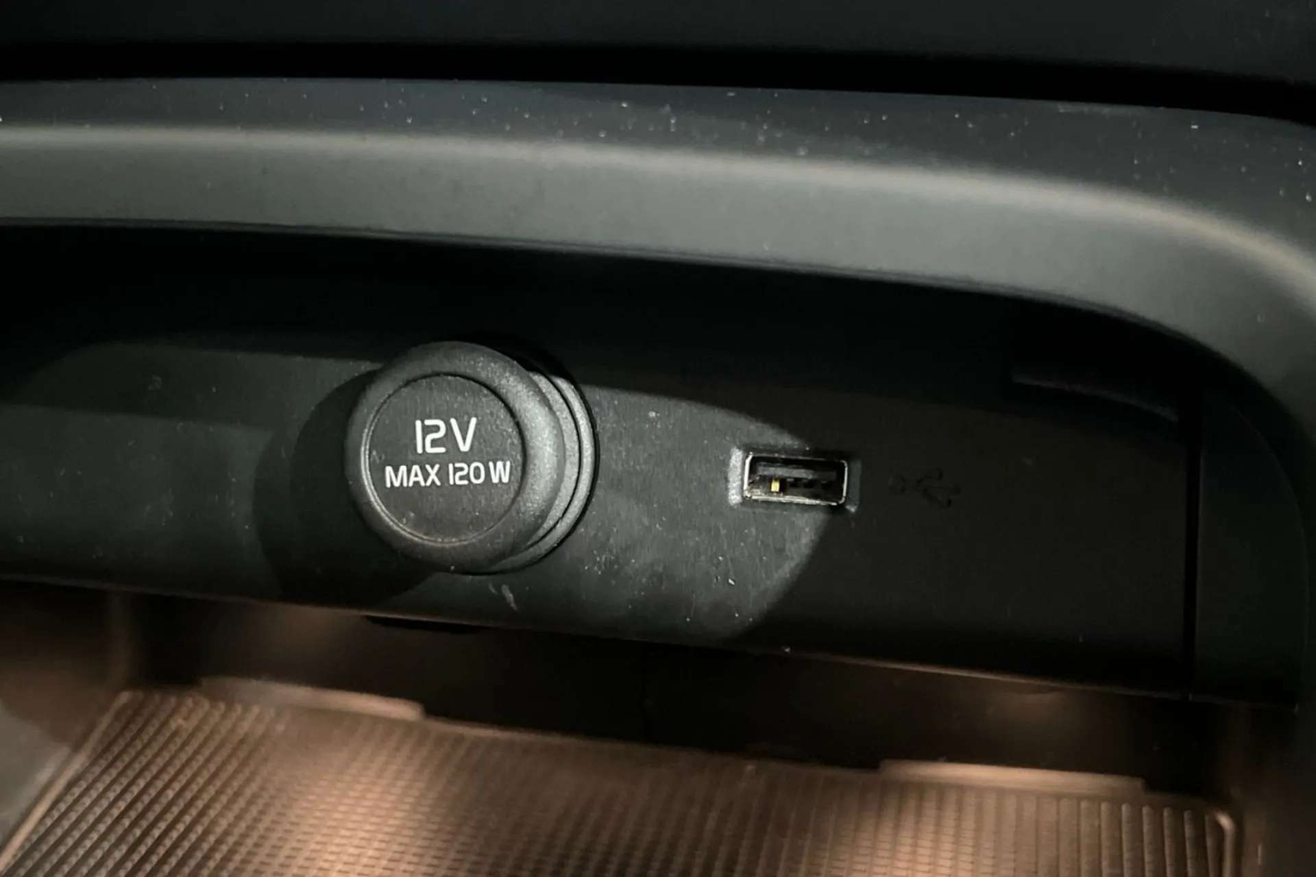 2021 VOLVO XC40 2021 VOLVO XC40