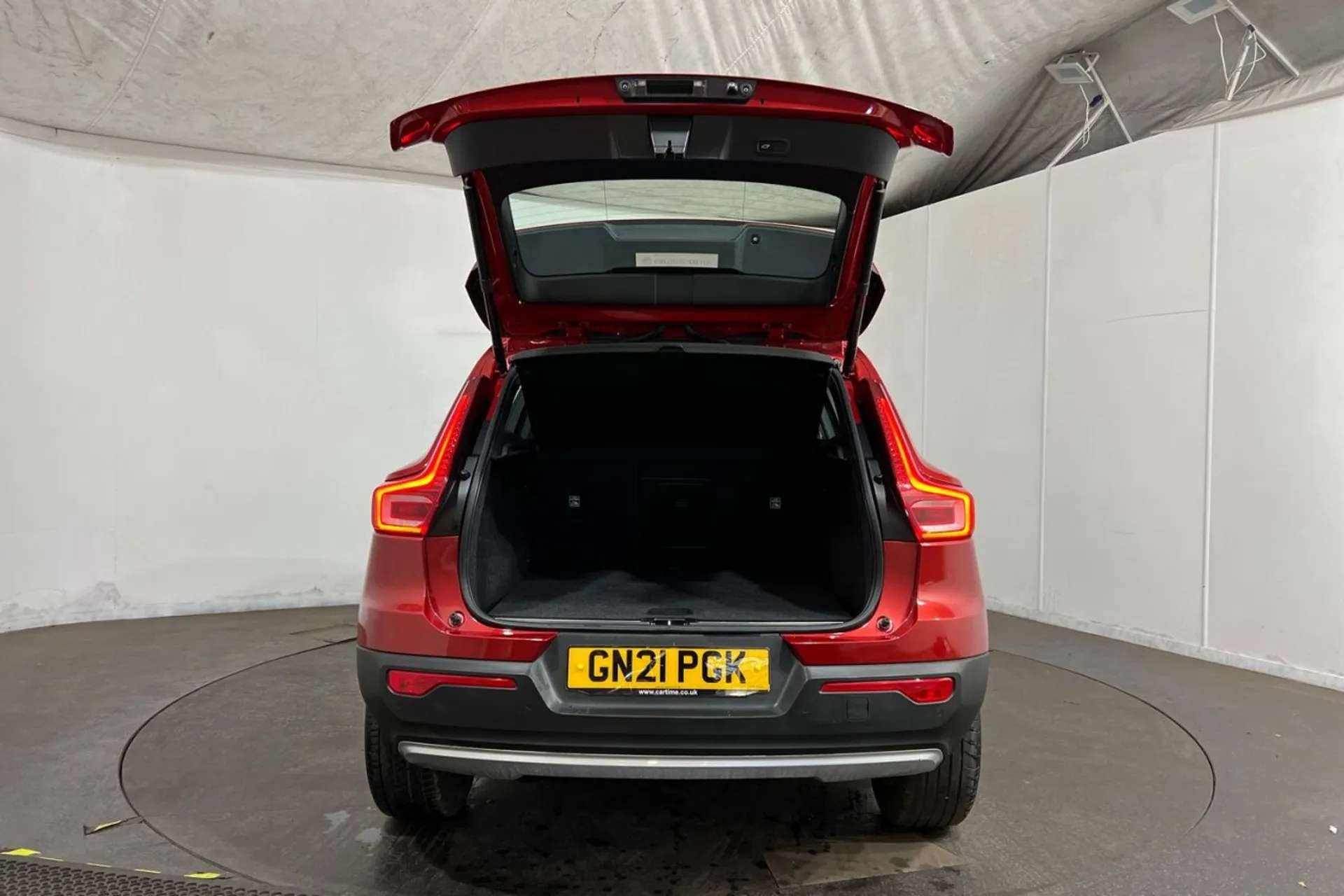 2021 VOLVO XC40 2021 VOLVO XC40