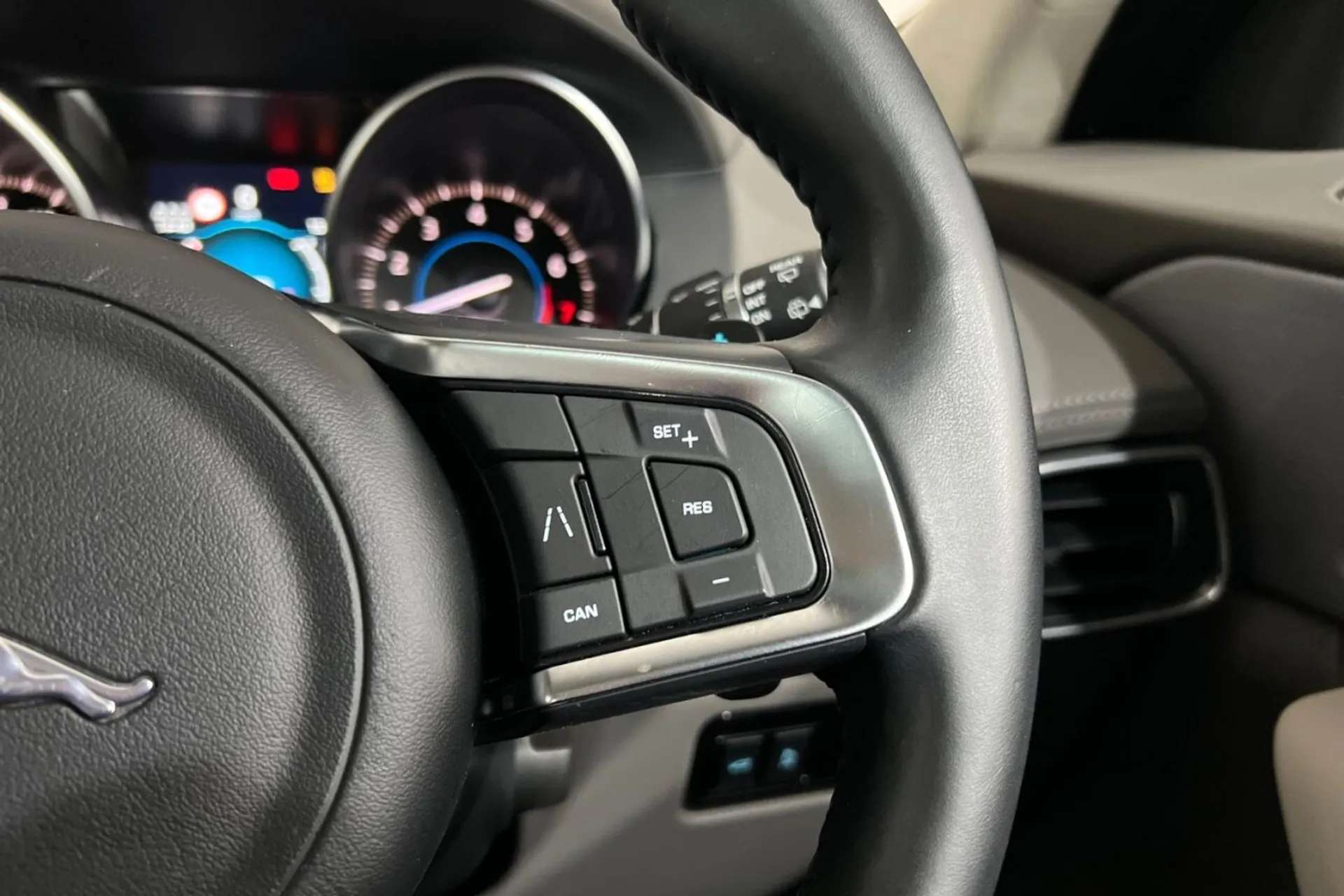 2020 JAGUAR F-PACE 2020 JAGUAR F-PACE