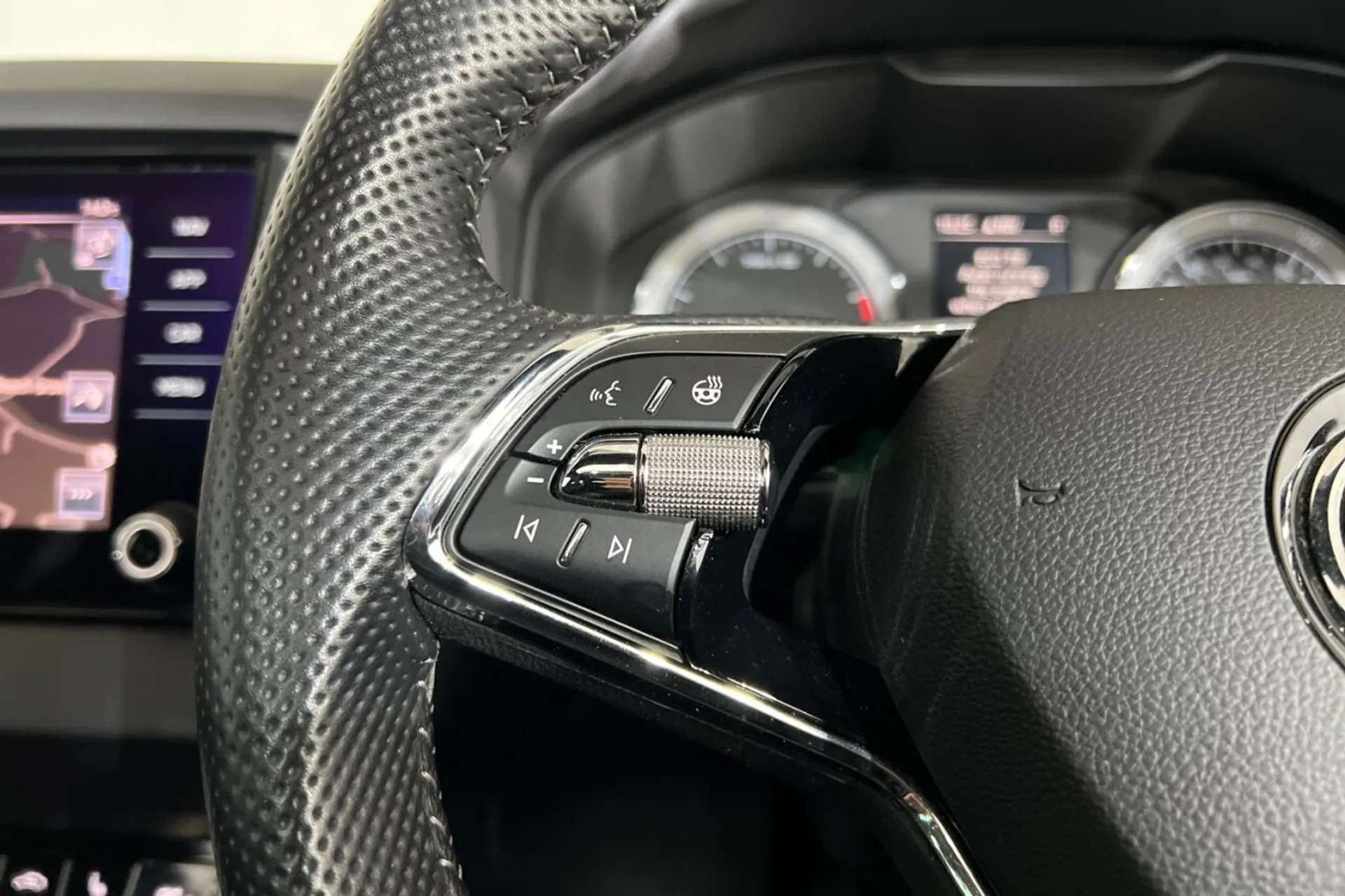 2021 SKODA KAROQ 2021 SKODA KAROQ