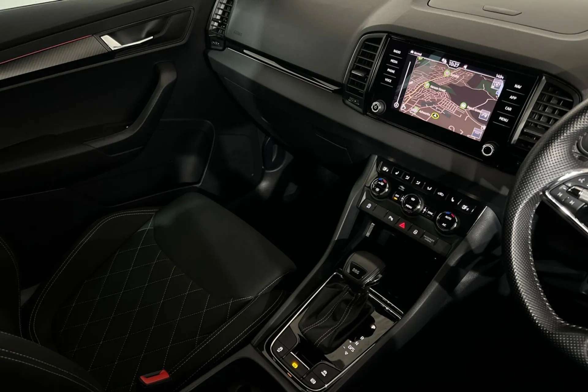 2021 SKODA KAROQ 2021 SKODA KAROQ