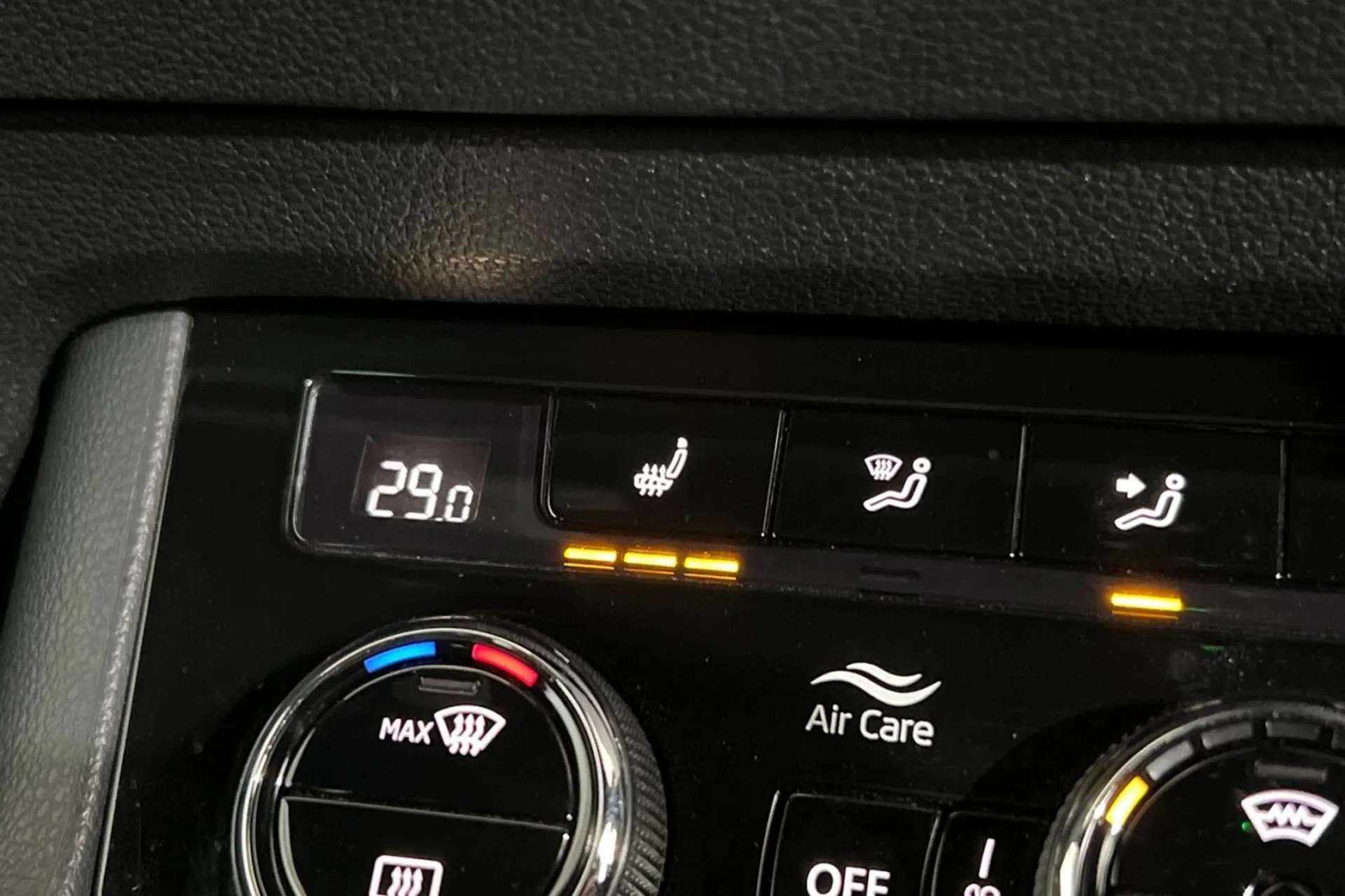 2021 SKODA KAROQ 2021 SKODA KAROQ