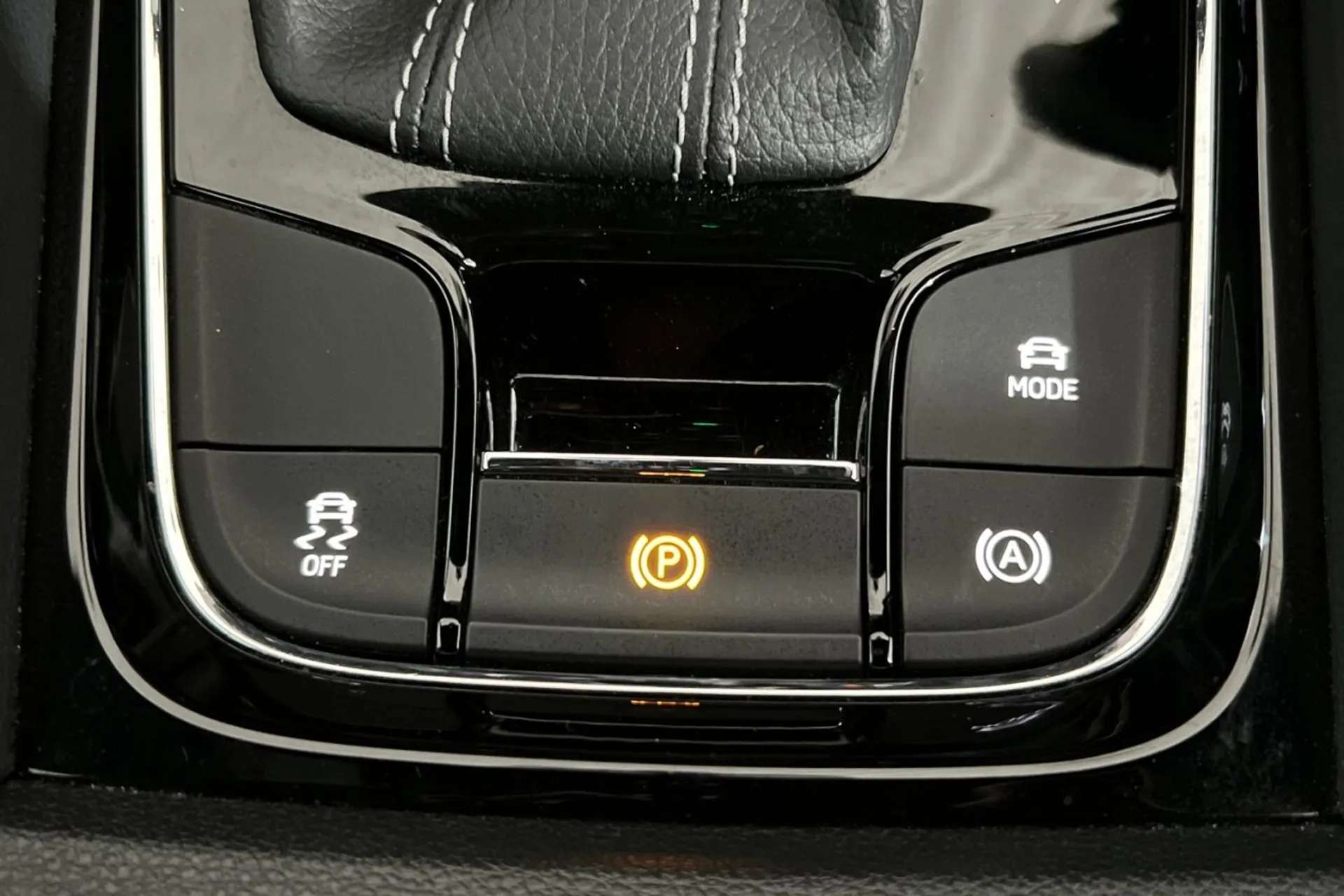 2021 SKODA KAROQ 2021 SKODA KAROQ