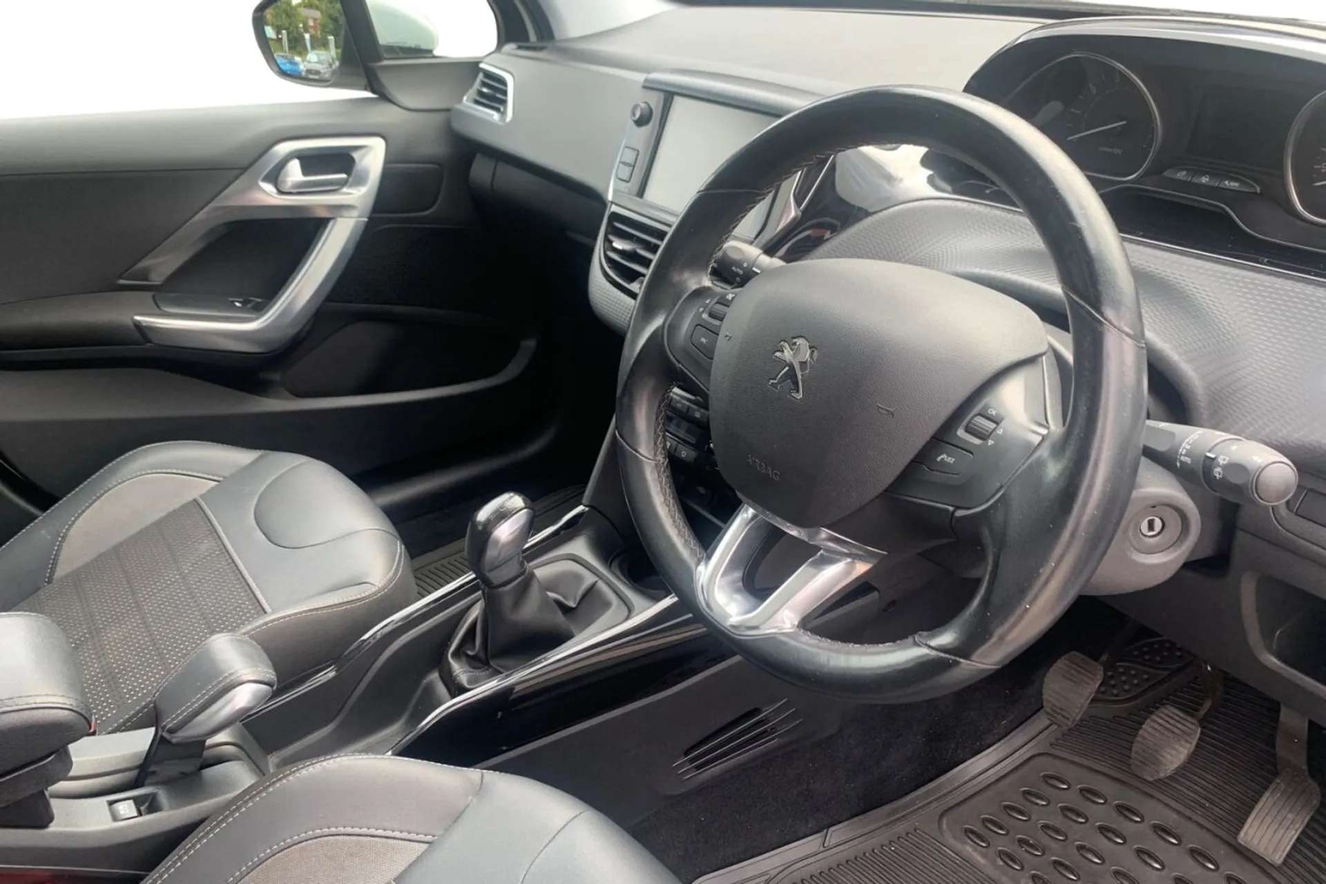 2018 PEUGEOT 2008 2018 PEUGEOT 2008