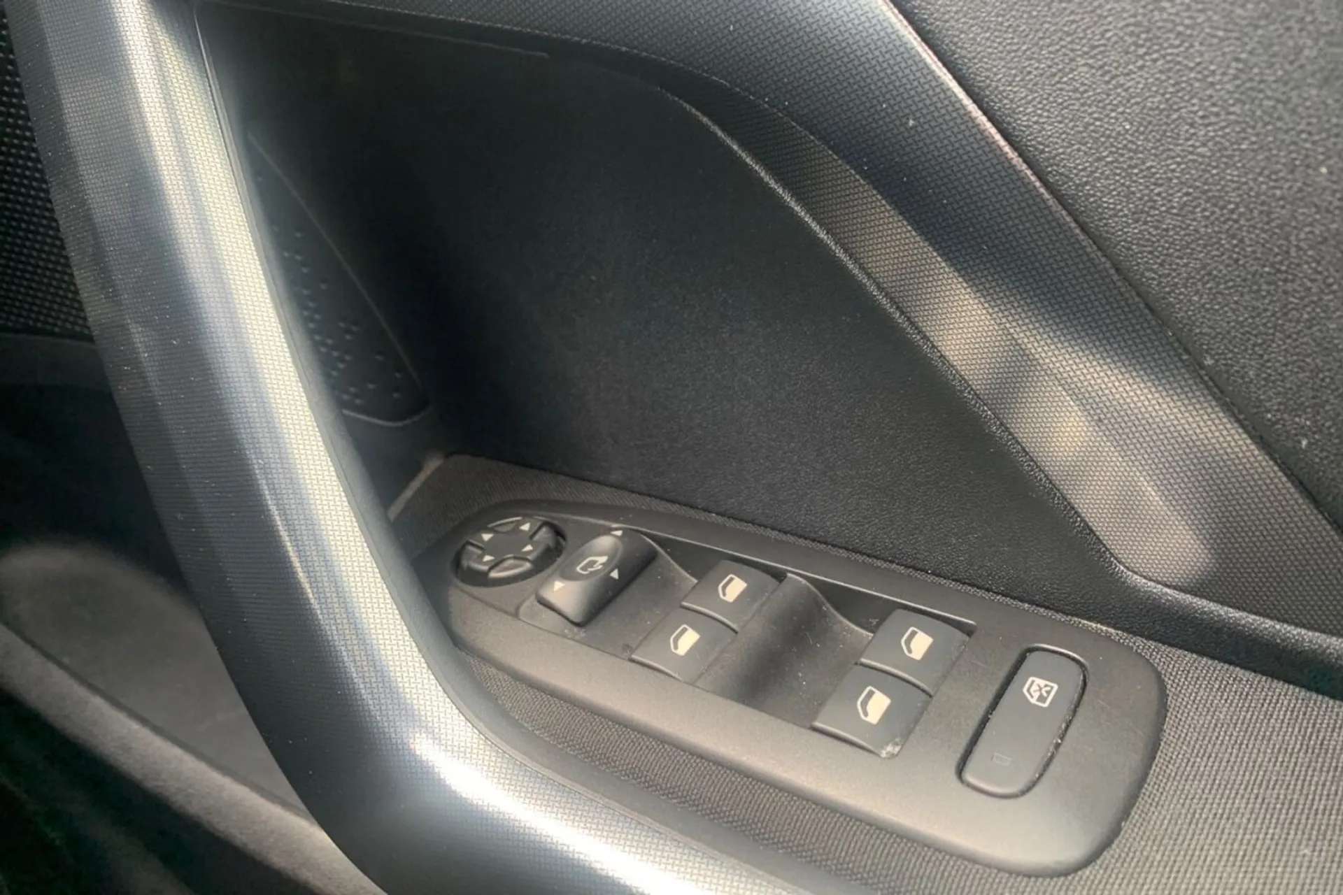 2018 PEUGEOT 2008 2018 PEUGEOT 2008