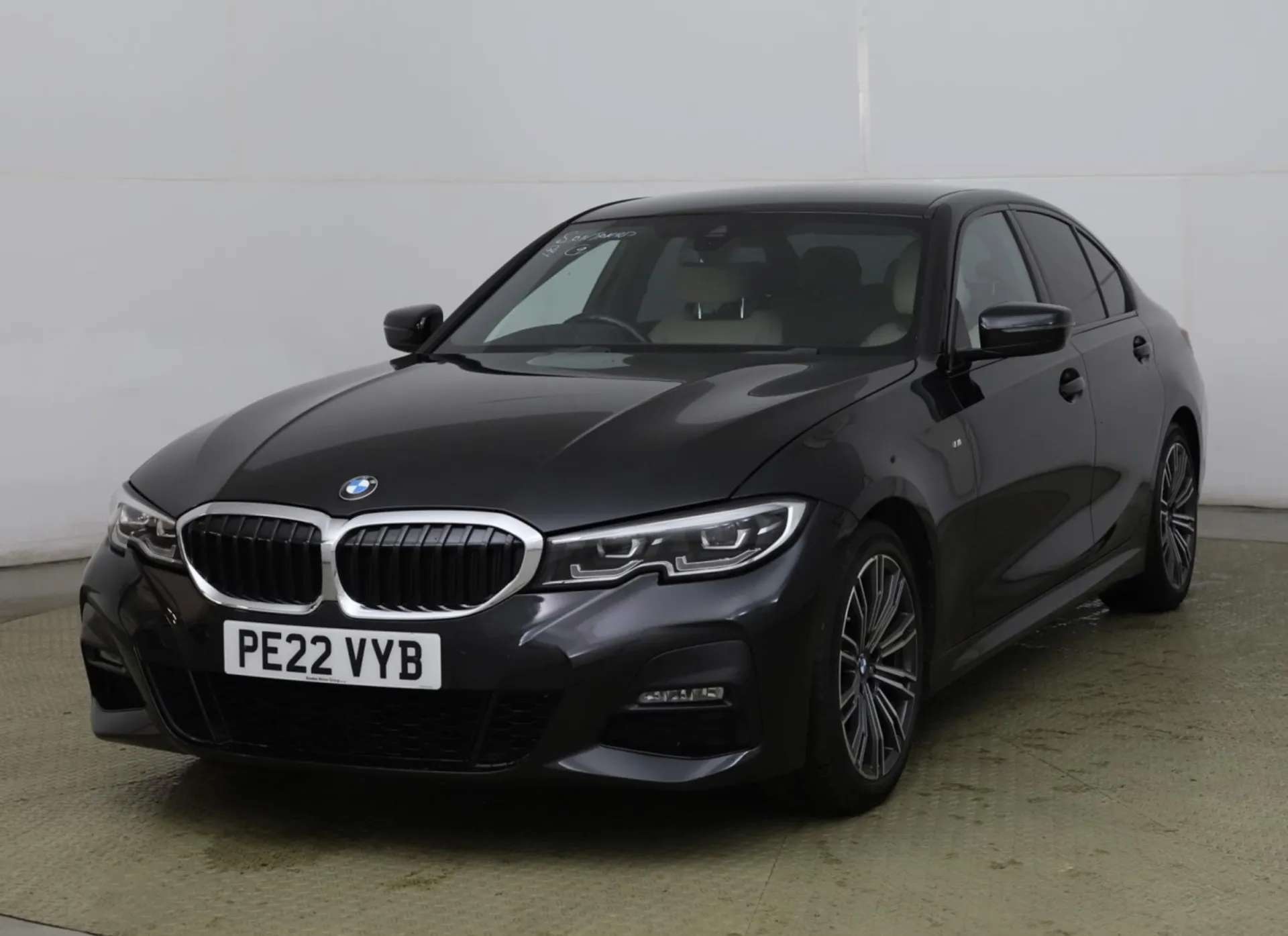 A 2022 BMW 3 SERIES 2.0 318D M SPORT MHEV 4d 148 BHP A 2022 BMW 3 SERIES 2.0 318D M SPORT MHEV 4d 148 BHP