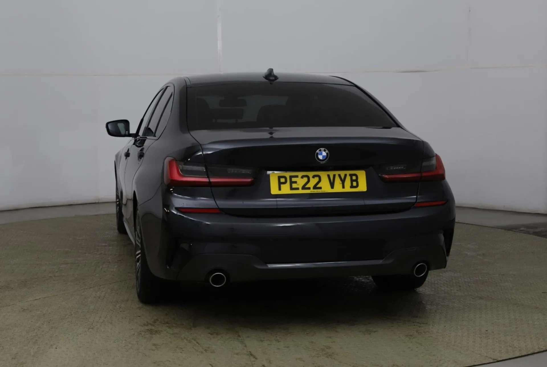 A 2022 BMW 3 SERIES 2.0 318D M SPORT MHEV 4d 148 BHP A 2022 BMW 3 SERIES 2.0 318D M SPORT MHEV 4d 148 BHP