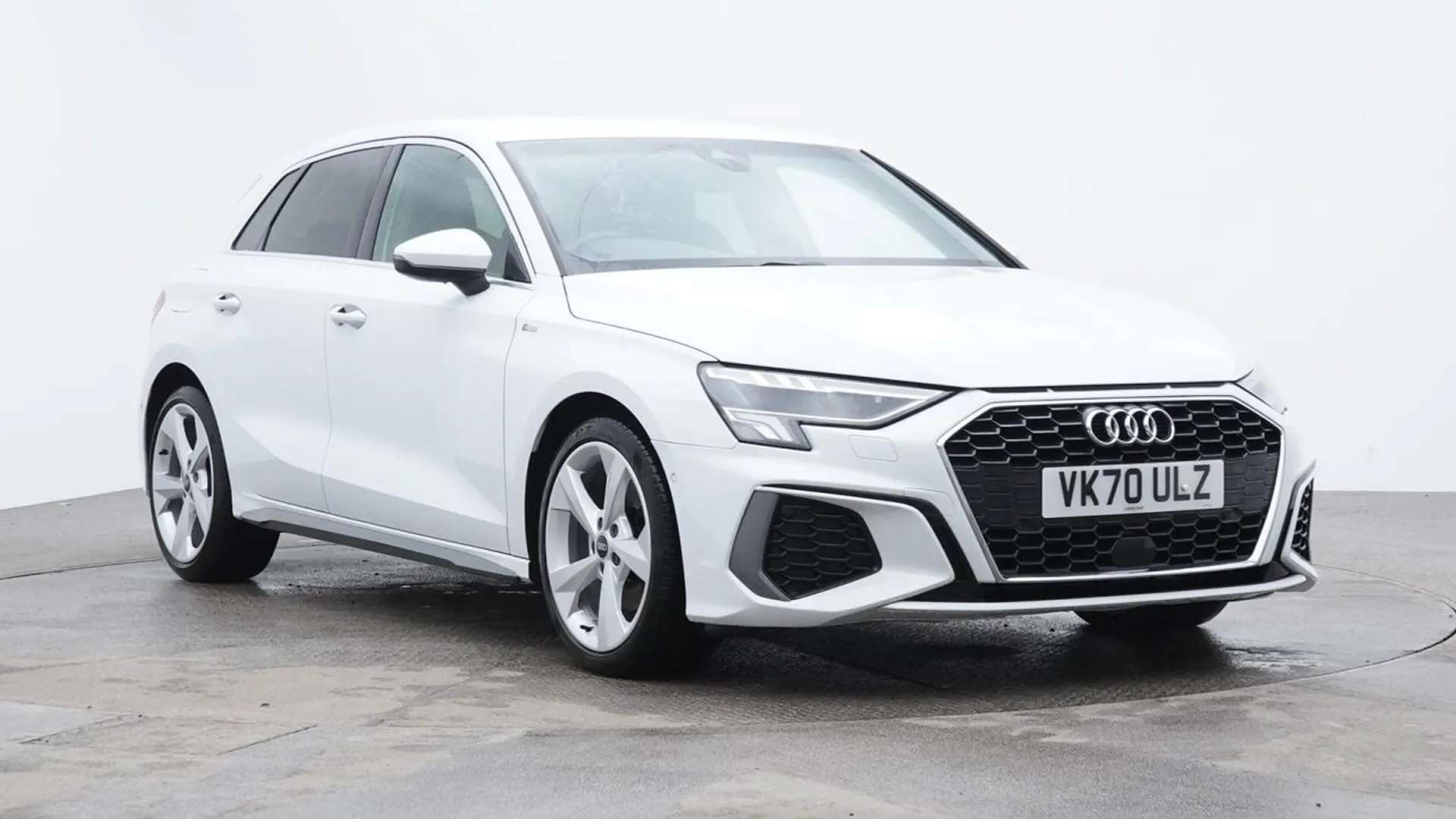 A 2020 AUDI A3 1.0 SPORTBACK TFSI S LINE MHEV 5d 109 BHP 10.1in Media Display, Audi Virtual Cockpit, Apple CarPlay / Android Auto, Satellite Navigation, Leather Inte A 2020 AUDI A3 1.0 SPORTBACK TFSI S LINE MHEV 5d 109 BHP 10.1in Media Display, Audi Virtual Cockpit, Apple CarPlay / Android Auto, Satellite Navigation, Leather Inte