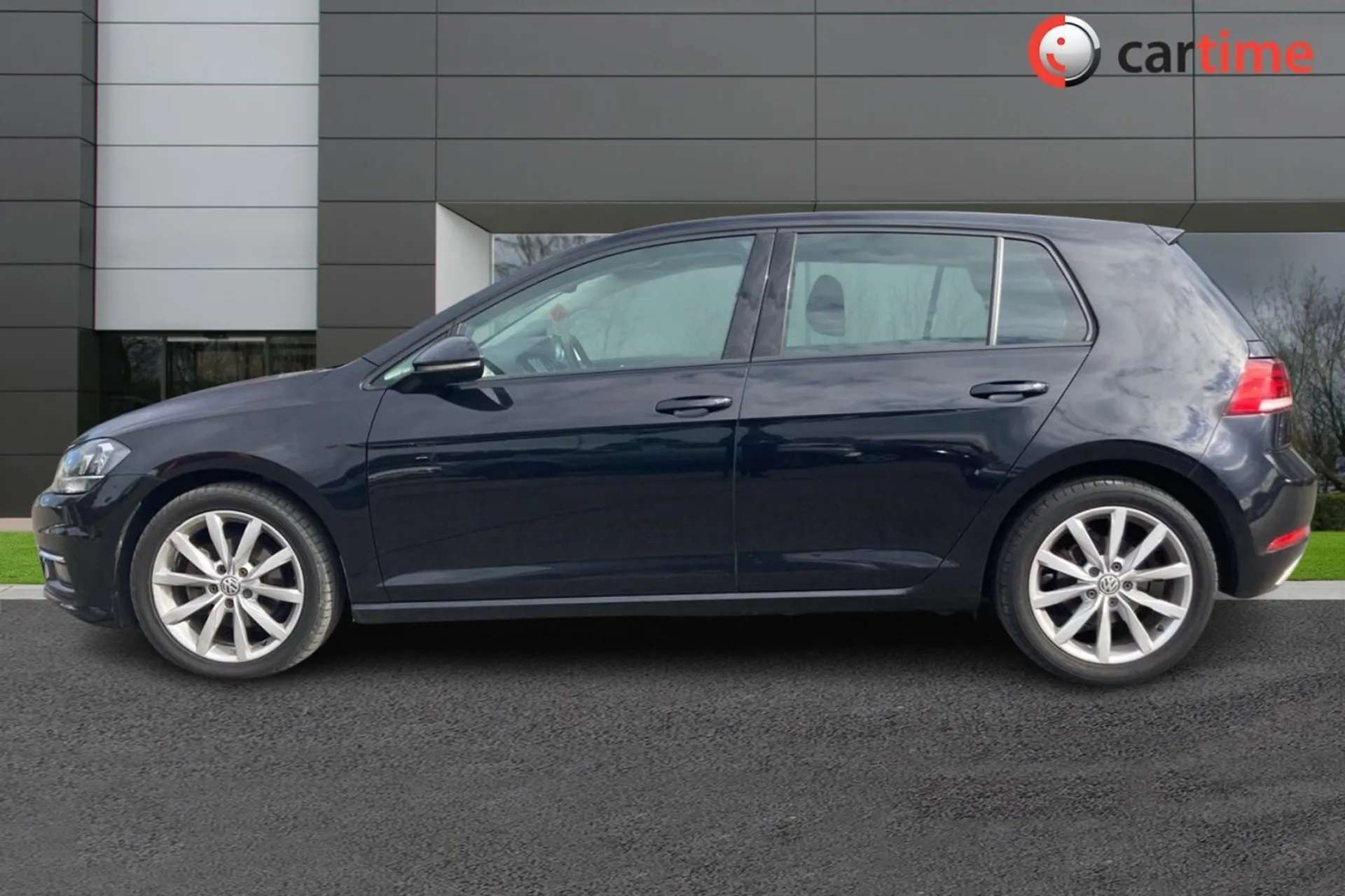 A 2018 VOLKSWAGEN GOLF 1.6 GT TDI BLUEMOTION TECHNOLOGY 5d 114 BHP 8in Touchscreen Display, Satellite Navigation System, Apple CarPlay, Android Auto, MirrorLink, Front / Rea A 2018 VOLKSWAGEN GOLF 1.6 GT TDI BLUEMOTION TECHNOLOGY 5d 114 BHP 8in Touchscreen Display, Satellite Navigation System, Apple CarPlay, Android Auto, MirrorLink, Front / Rea