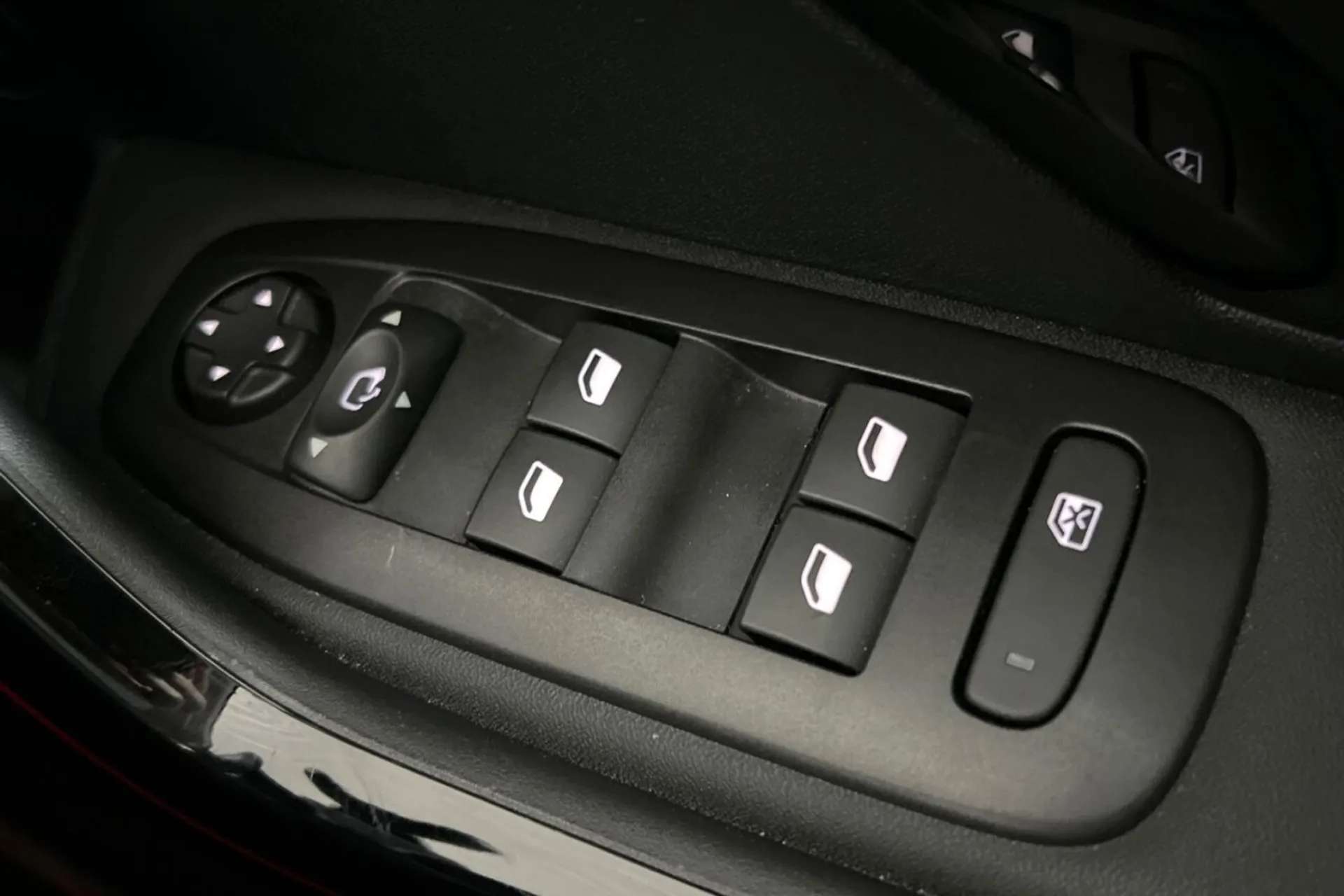 2019 PEUGEOT 2008 2019 PEUGEOT 2008