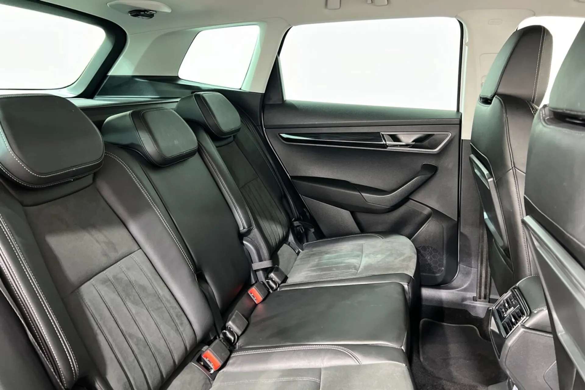 0 SKODA KAROQ 0 SKODA KAROQ