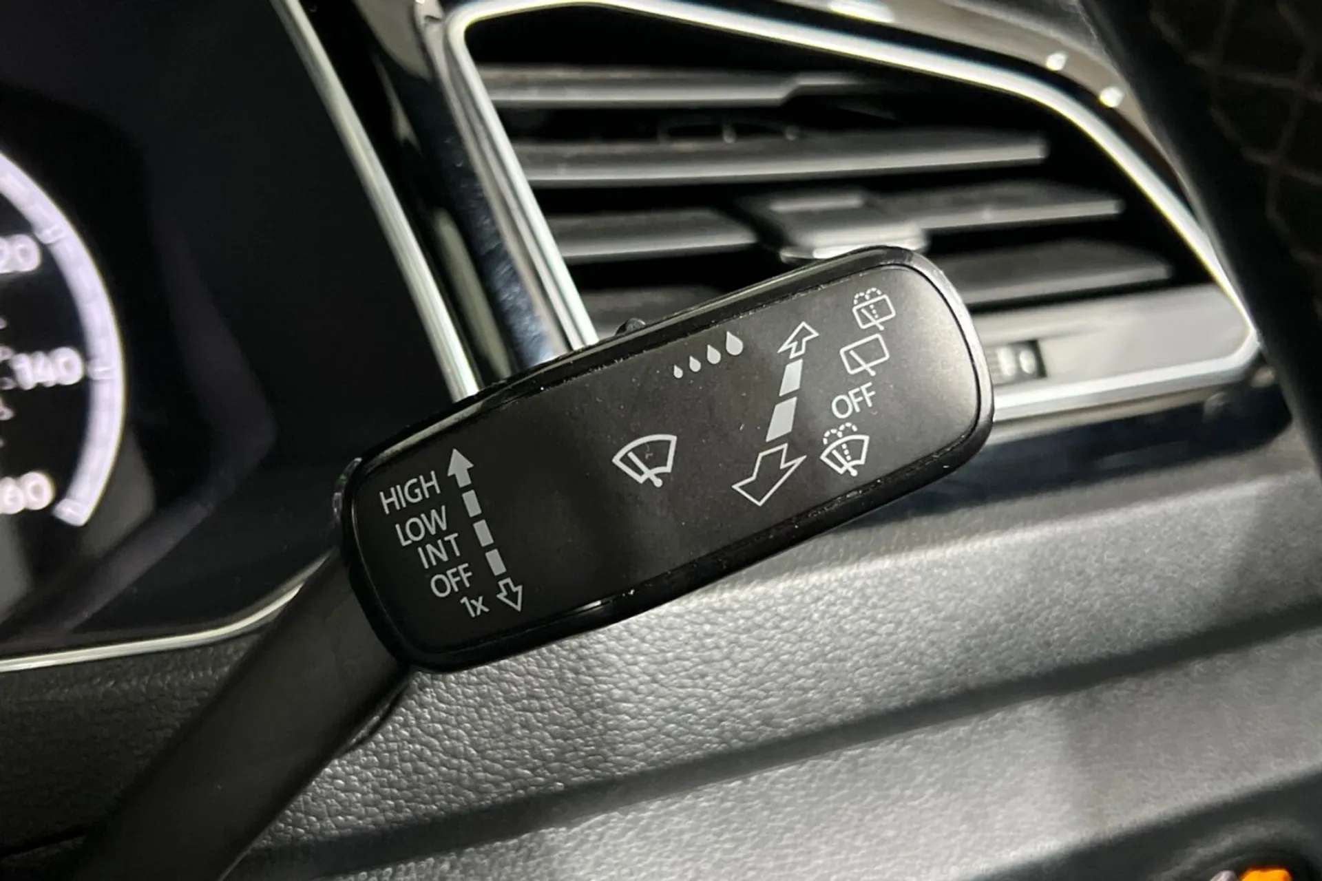 2020 VOLKSWAGEN T-ROC 2020 VOLKSWAGEN T-ROC