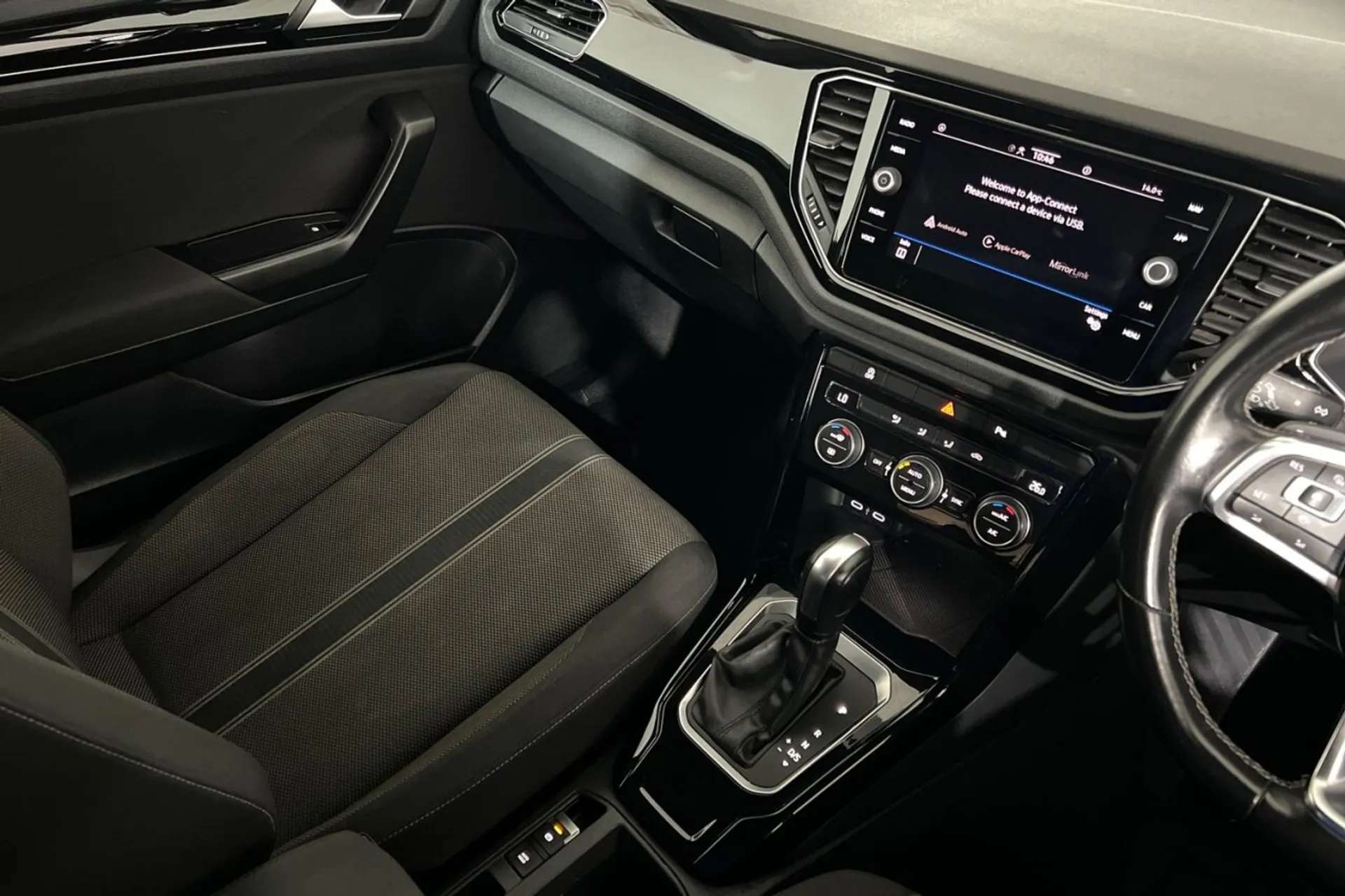 2020 VOLKSWAGEN T-ROC 2020 VOLKSWAGEN T-ROC