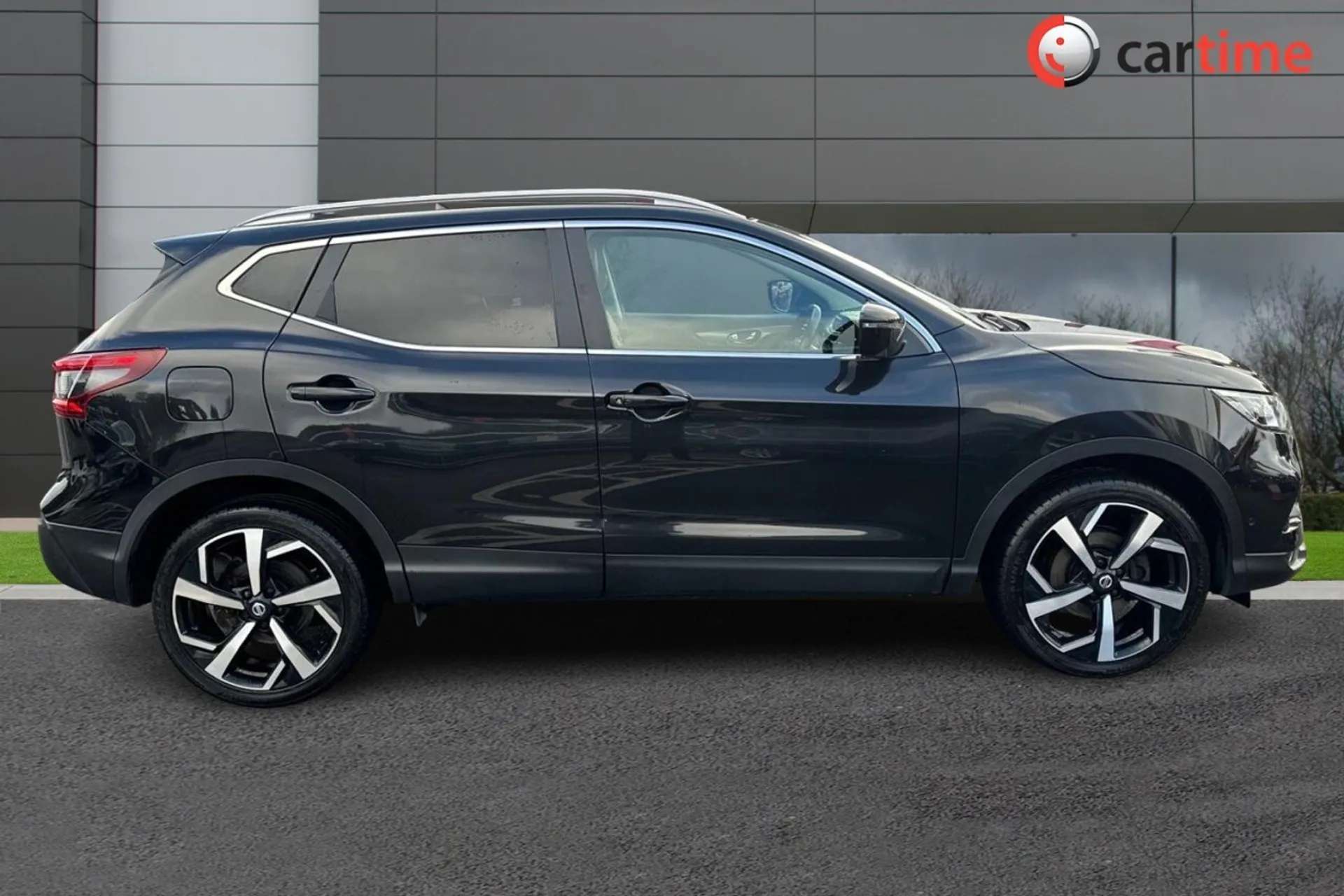 A 2017 NISSAN QASHQAI 1.6 TEKNA DIG-T 5d 163 BHP 5in Touchscreen, Satellite Navigation, Reversing Camera, Front / Rear Park Sensors, Bose Sound System 19in Alloys, Pearl Bl A 2017 NISSAN QASHQAI 1.6 TEKNA DIG-T 5d 163 BHP 5in Touchscreen, Satellite Navigation, Reversing Camera, Front / Rear Park Sensors, Bose Sound System 19in Alloys, Pearl Bl