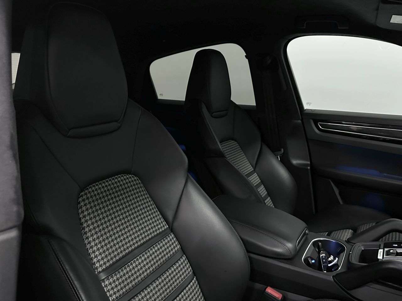 2019 PORSCHE CAYENNE 2019 PORSCHE CAYENNE