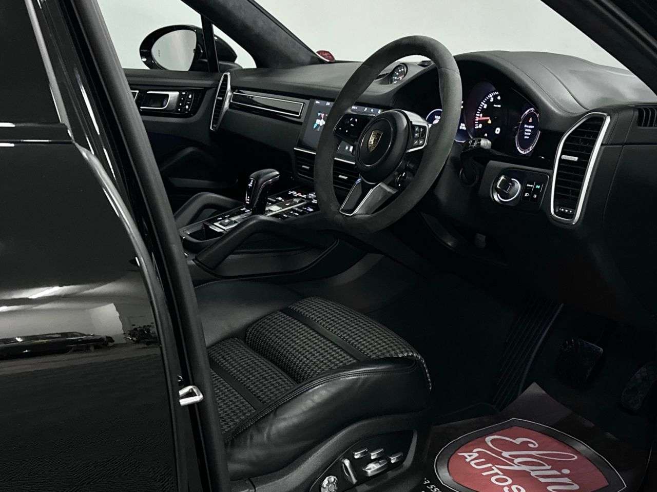 2019 PORSCHE CAYENNE 2019 PORSCHE CAYENNE