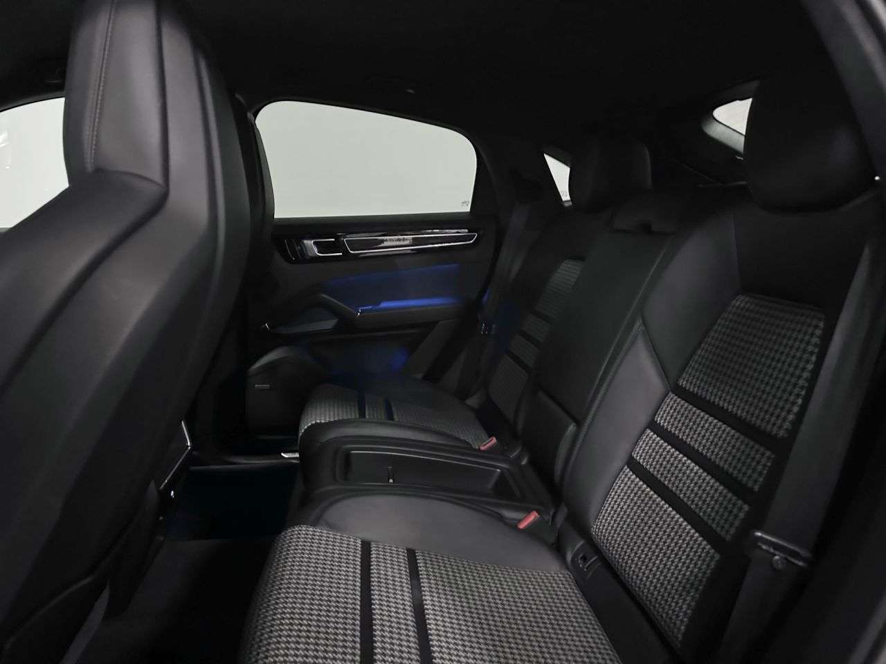 2019 PORSCHE CAYENNE 2019 PORSCHE CAYENNE